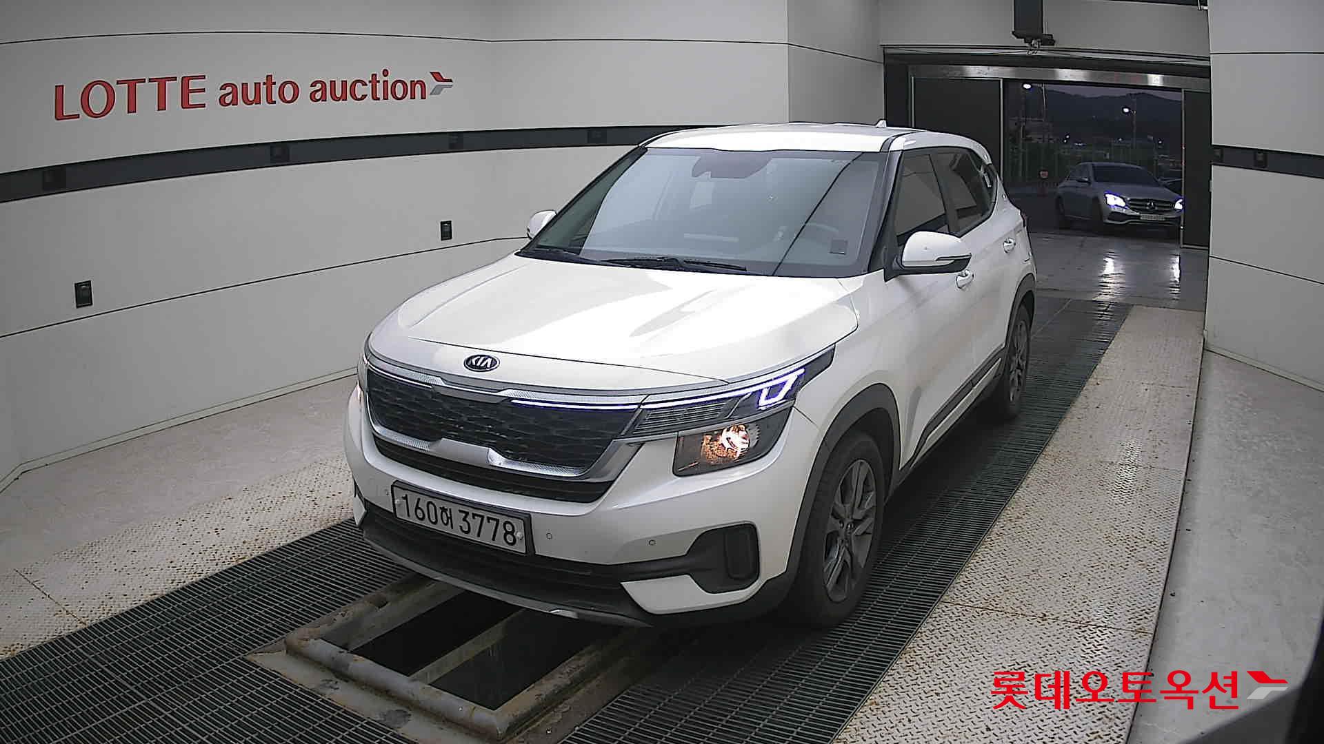 Kia Seltos 2022 Snow White Pearl из Кореи