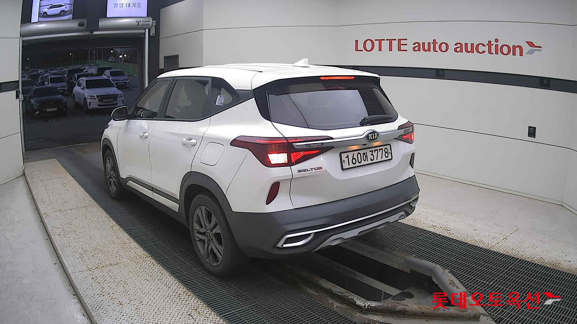 Kia Seltos 2022 Snow White Pearl из Кореи, фото 6