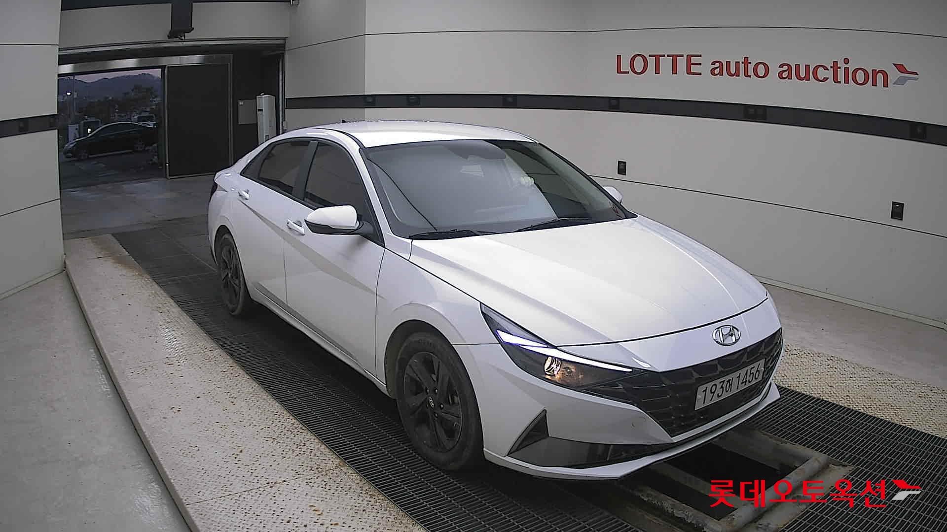 Hyundai Avante Hybrid 2022 Polar White из Кореи, фото 2