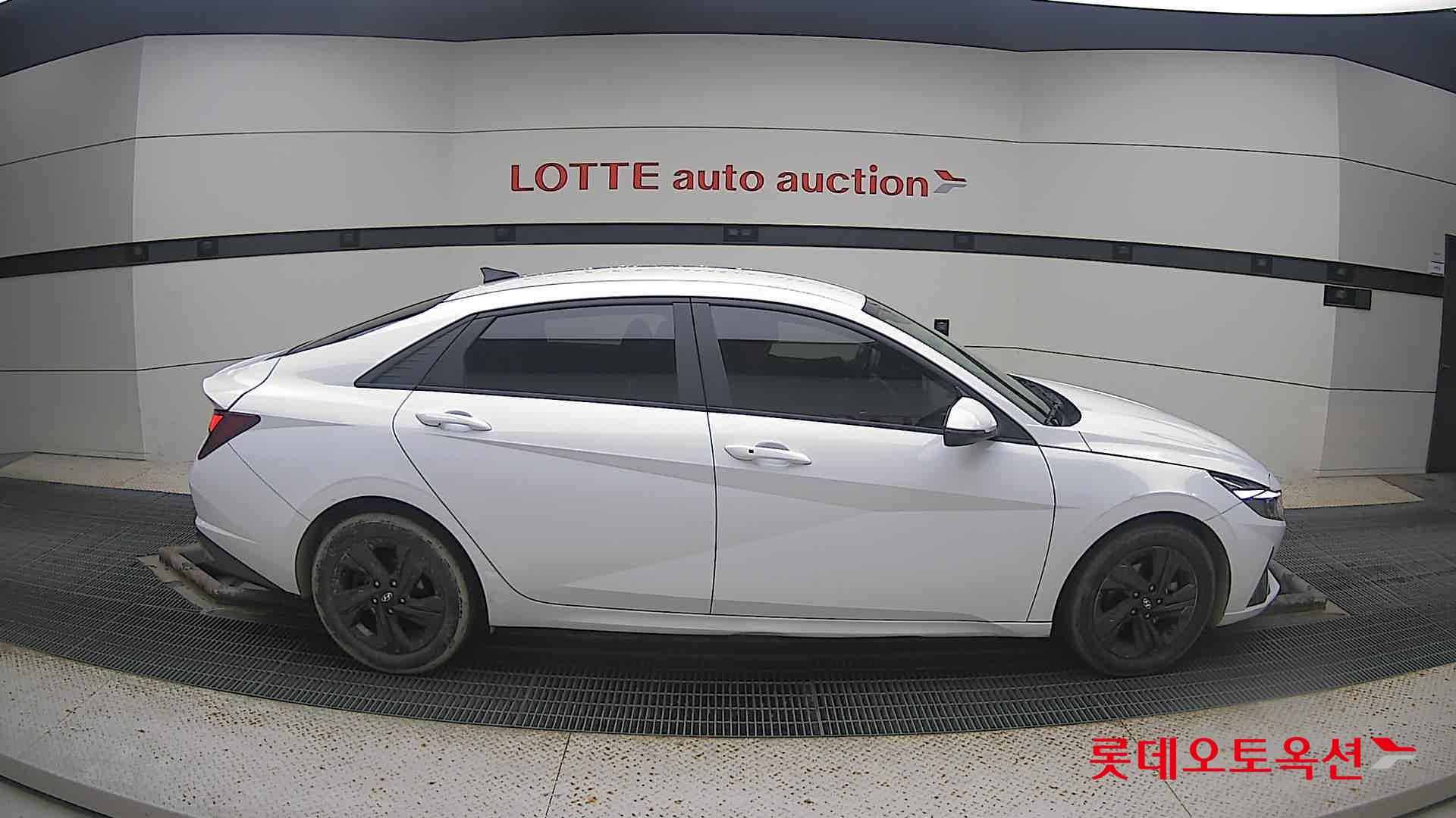 Hyundai Avante Hybrid 2022 Polar White из Кореи, фото 3