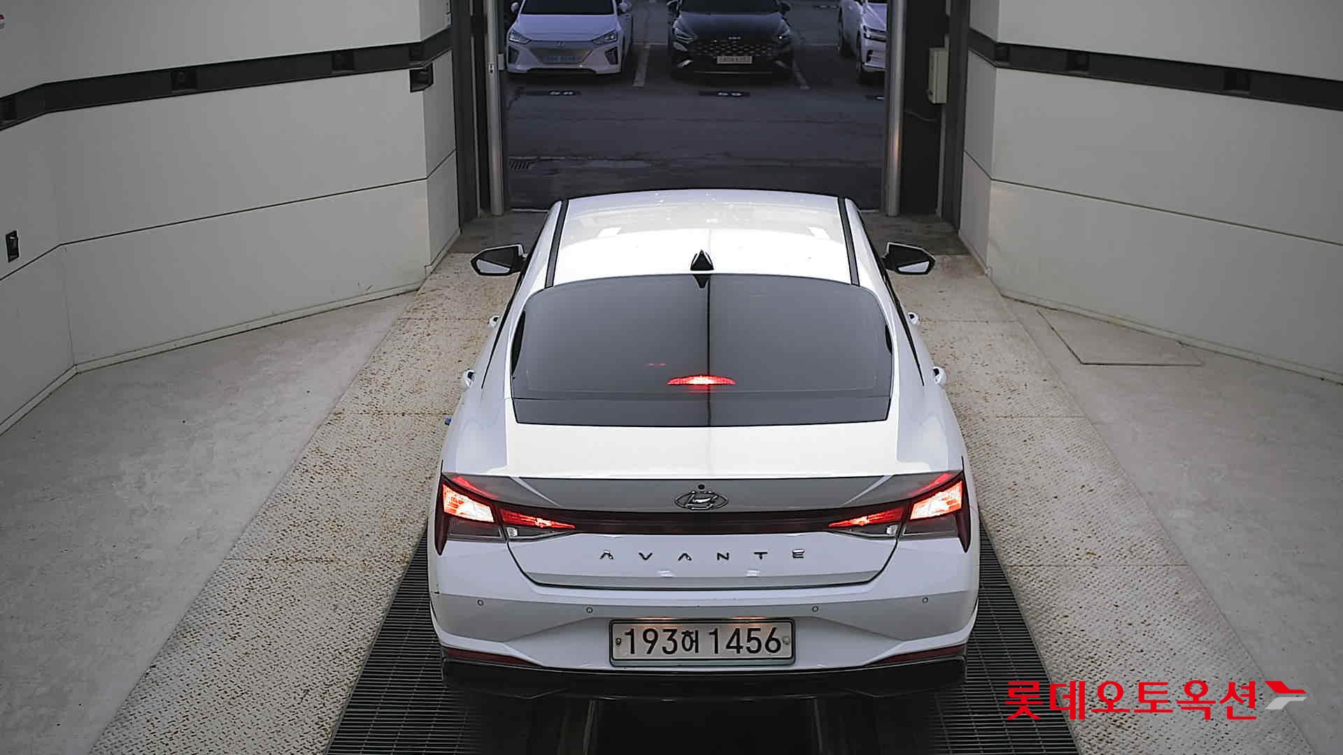 Hyundai Avante Hybrid 2022 Polar White из Кореи, фото 5