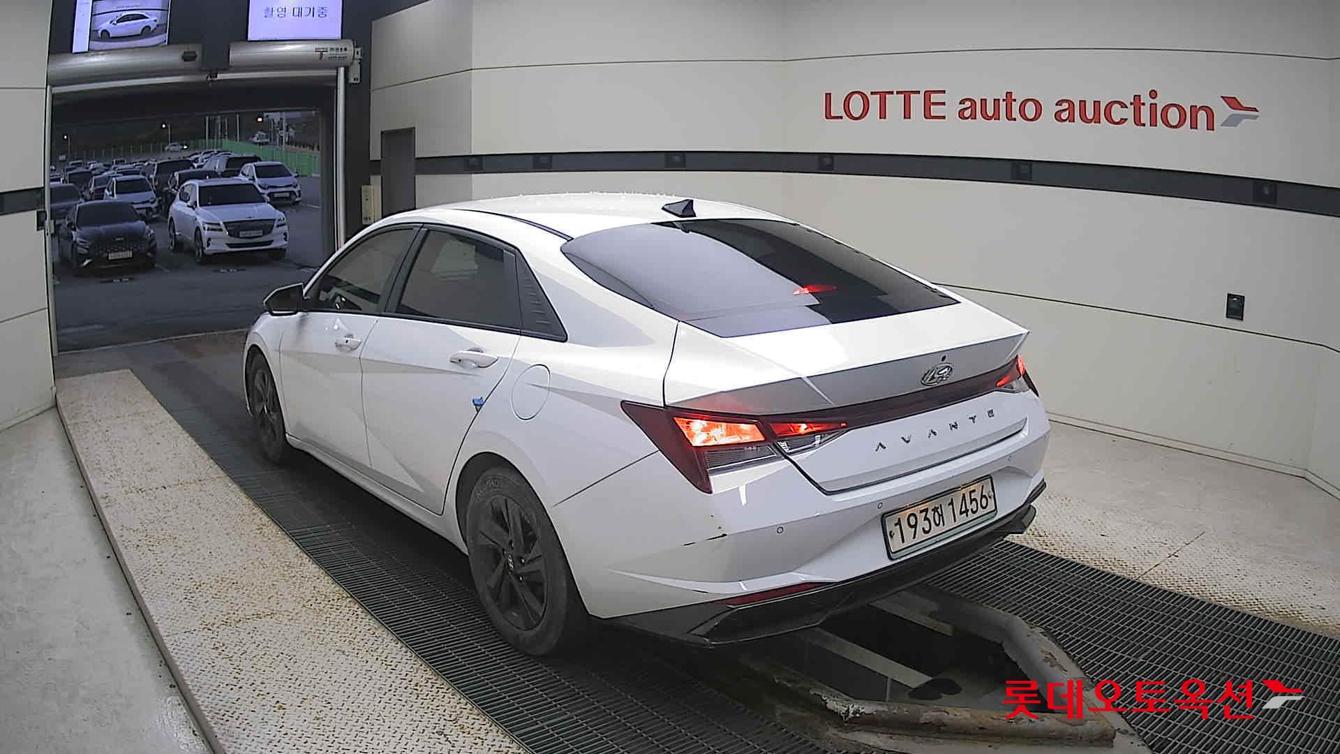 Hyundai Avante Hybrid 2022 Polar White из Кореи, фото 6