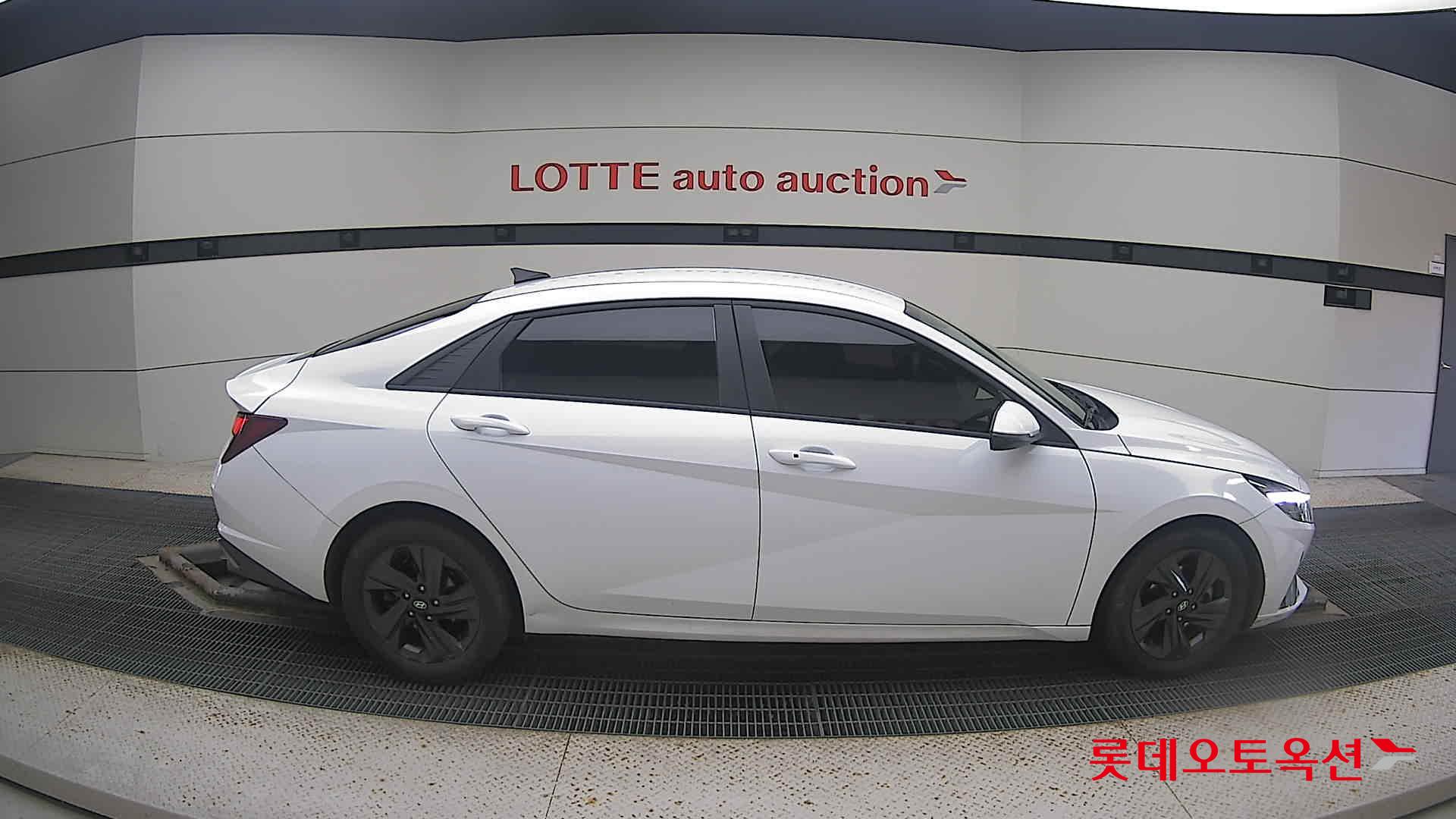 Hyundai Avante Hybrid 2022 Polar White из Кореи, фото 3