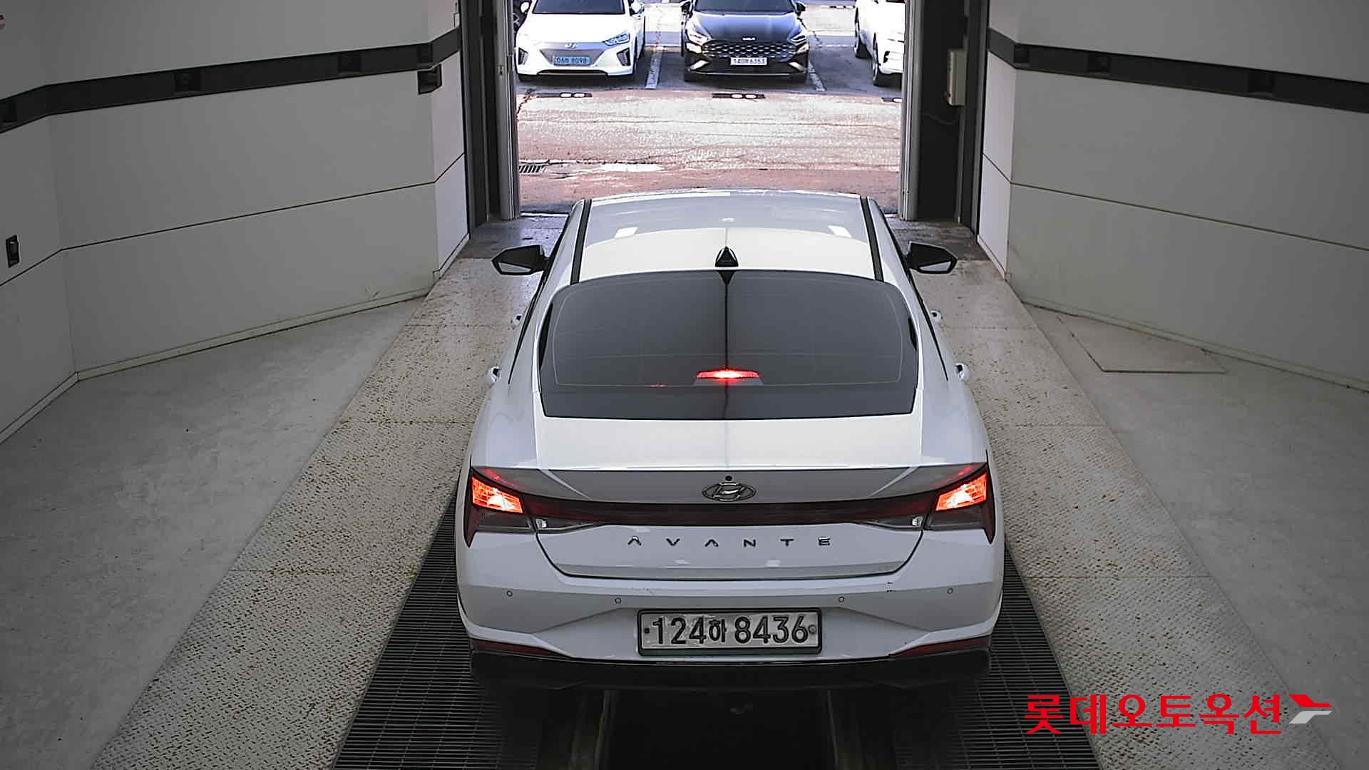 Hyundai Avante Hybrid 2022 Polar White из Кореи, фото 5