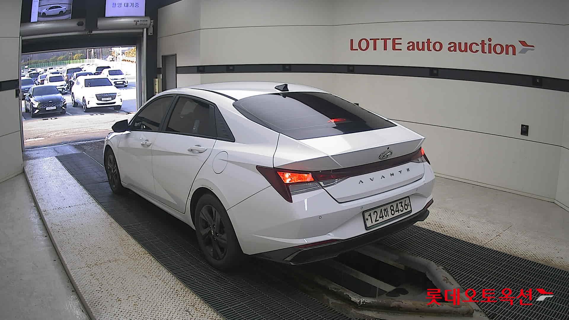 Hyundai Avante Hybrid 2022 Polar White из Кореи, фото 6