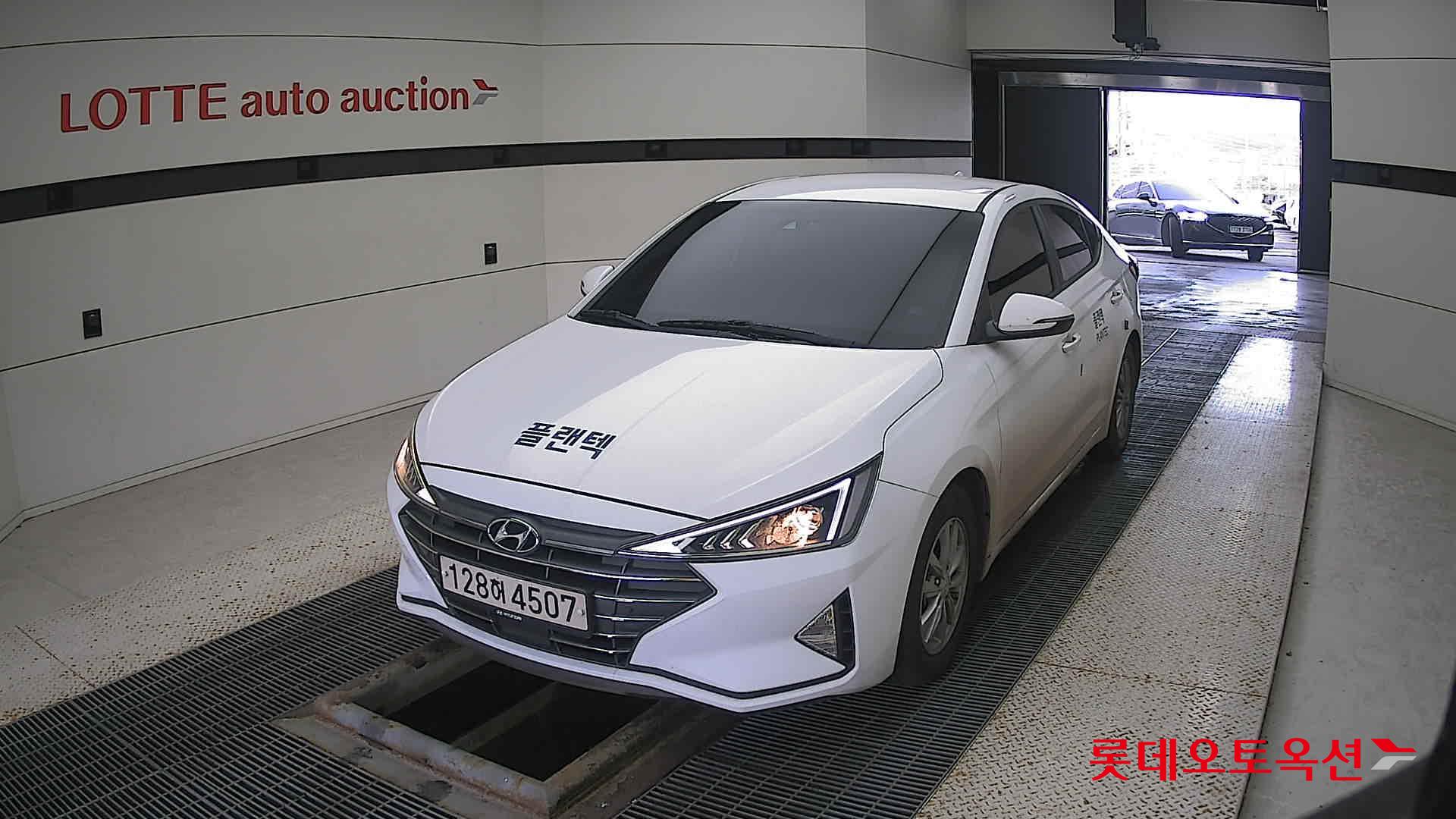 Hyundai Avante 2020 Polar White из Кореи