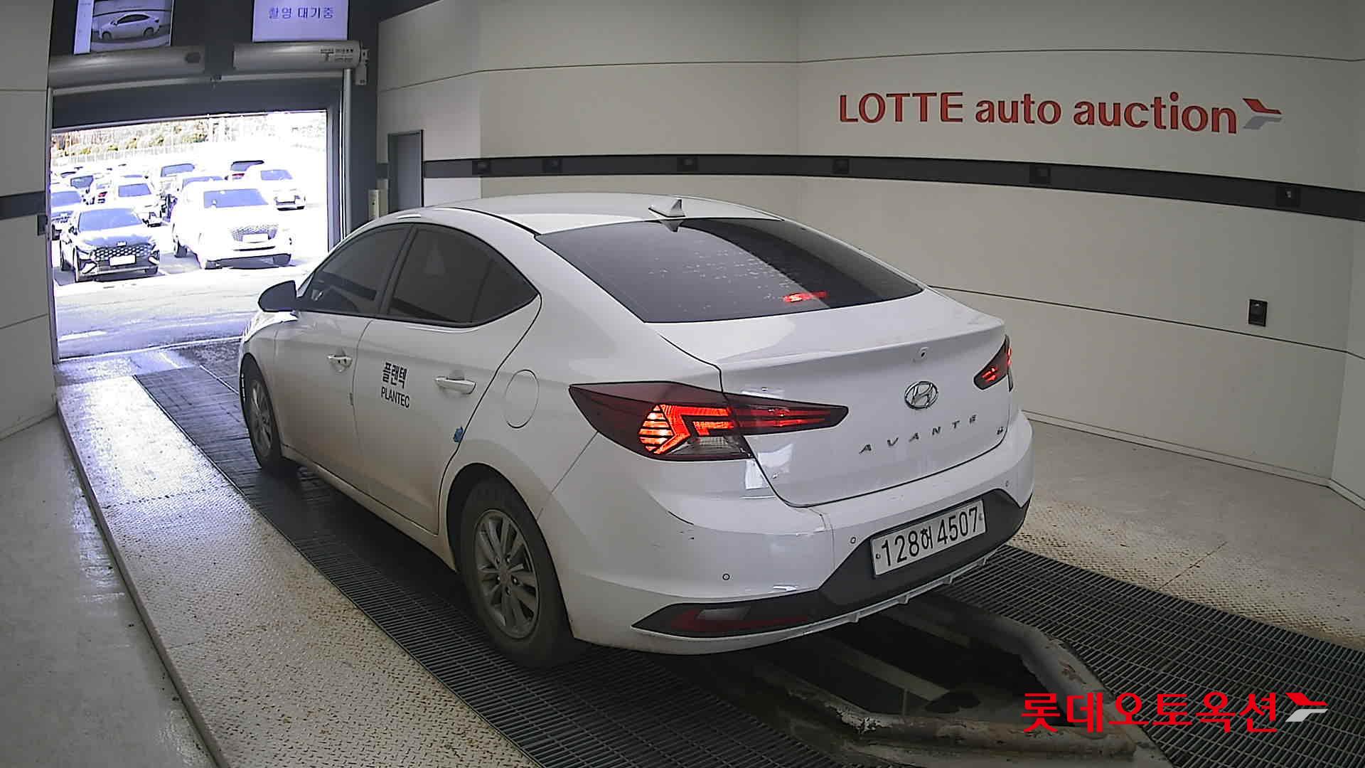 Hyundai Avante 2020 Polar White из Кореи, фото 6