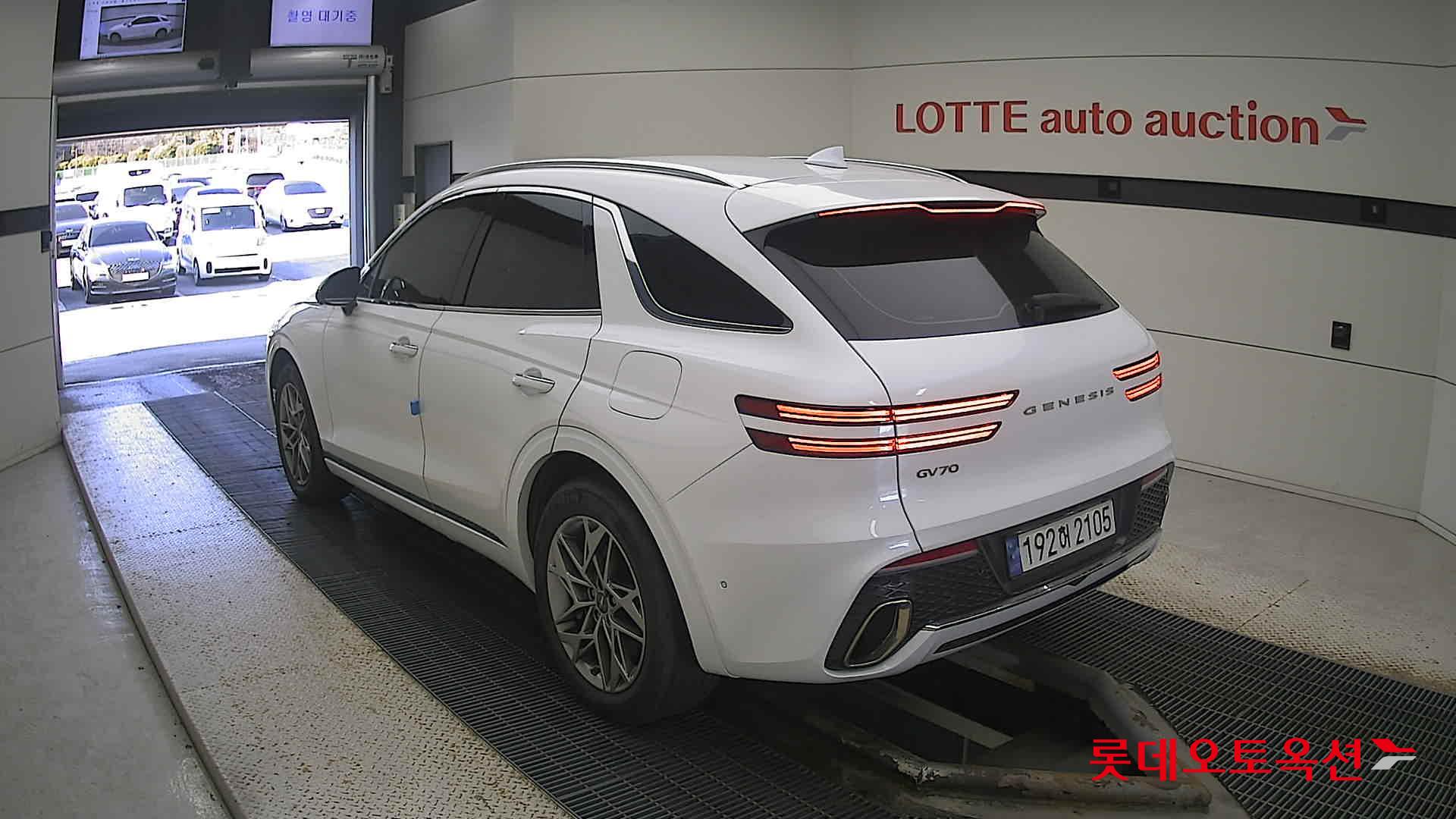 Hyundai GV70 2023 Uyuni White из Кореи, фото 6