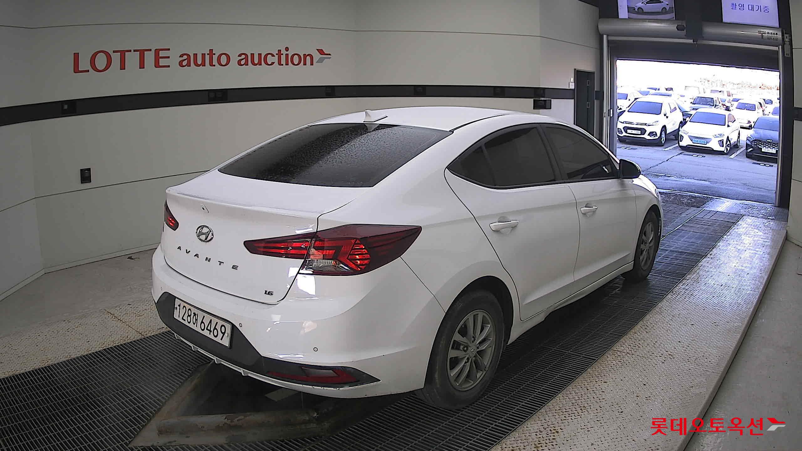 Hyundai Avante 2020 Polar White из Кореи, фото 4