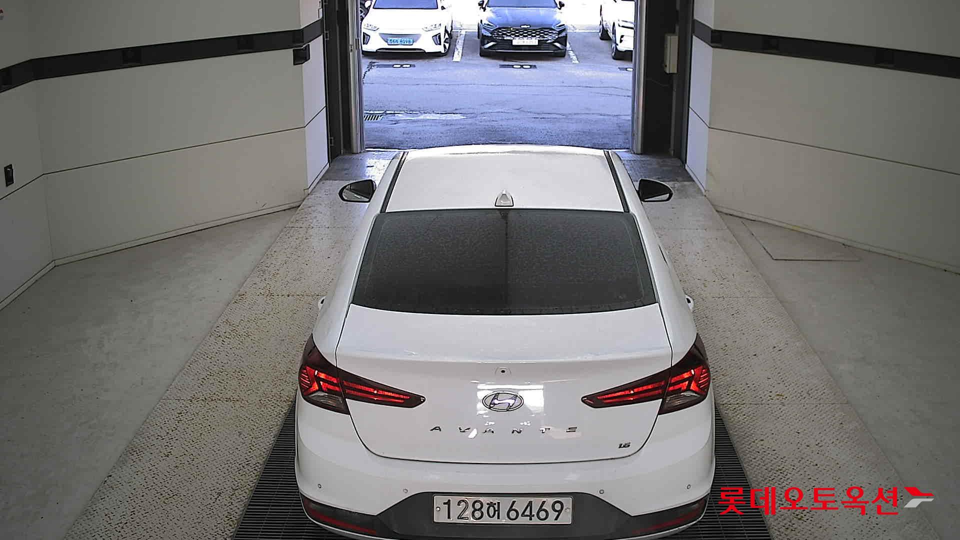 Hyundai Avante 2020 Polar White из Кореи, фото 5