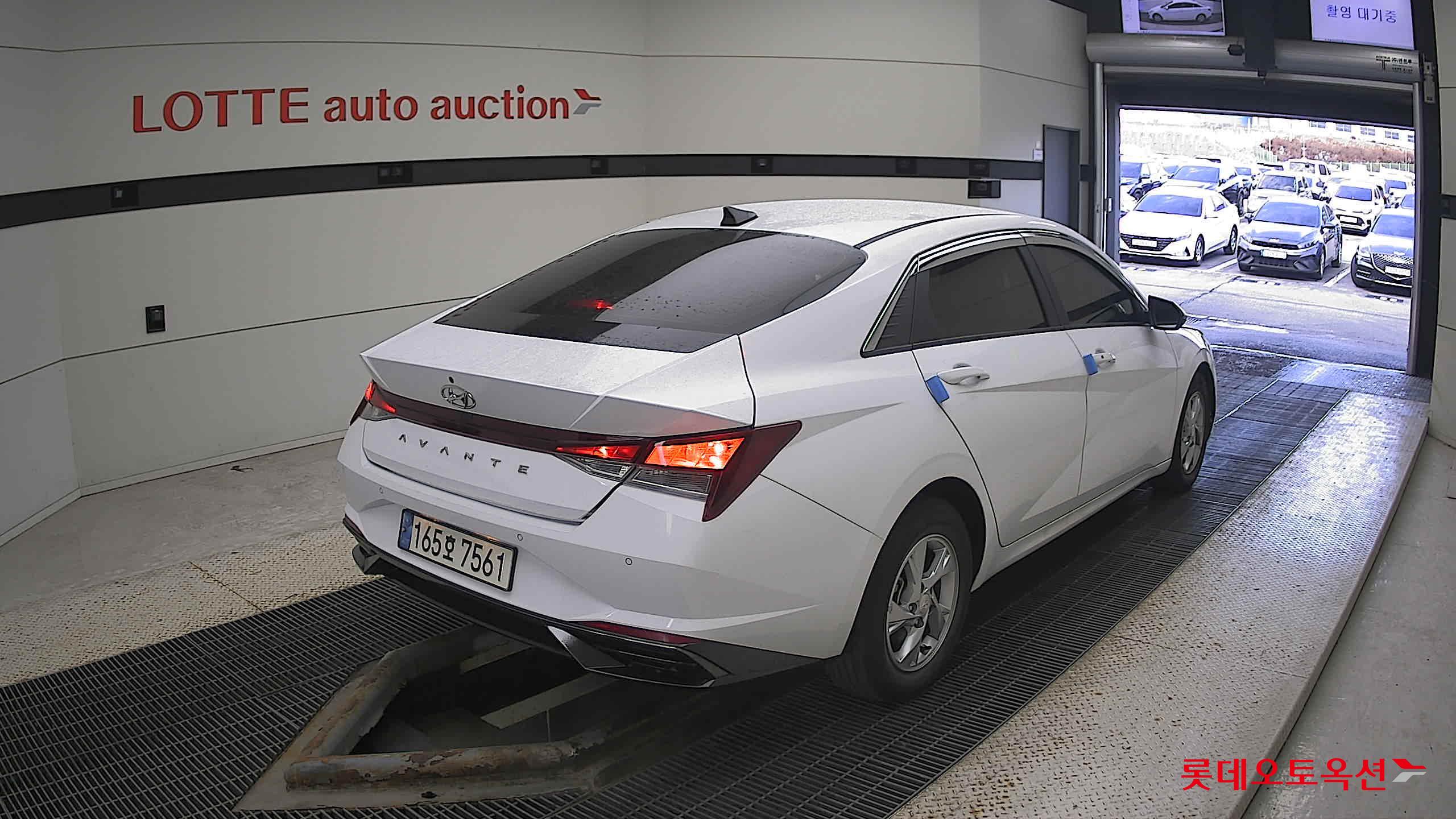 Hyundai Avante 2022 Polar White из Кореи, фото 4