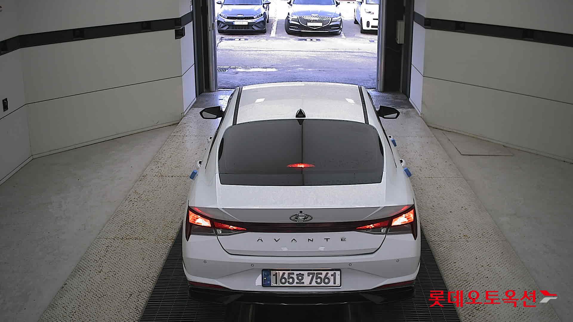 Hyundai Avante 2022 Polar White из Кореи, фото 5