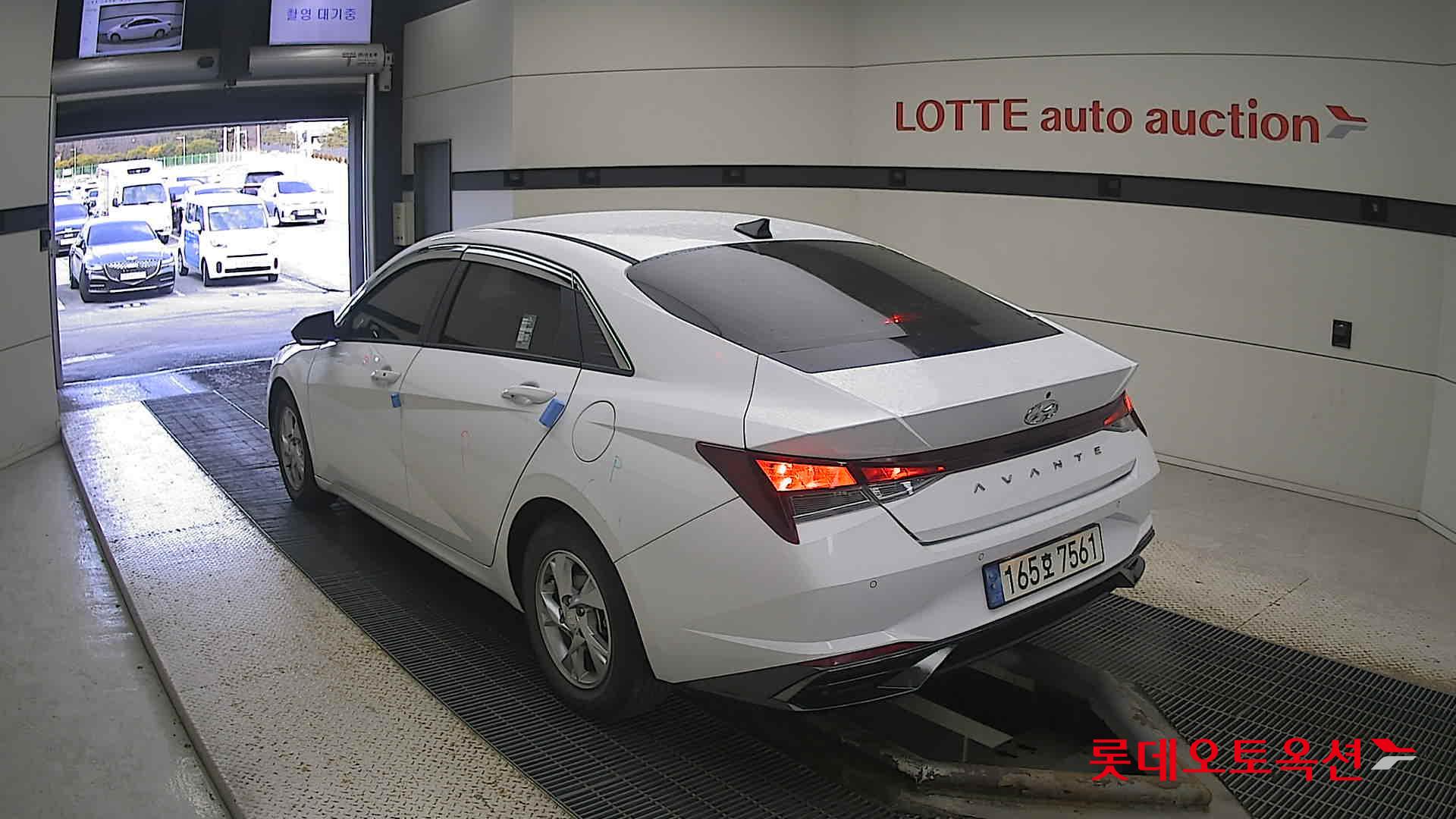 Hyundai Avante 2022 Polar White из Кореи, фото 6