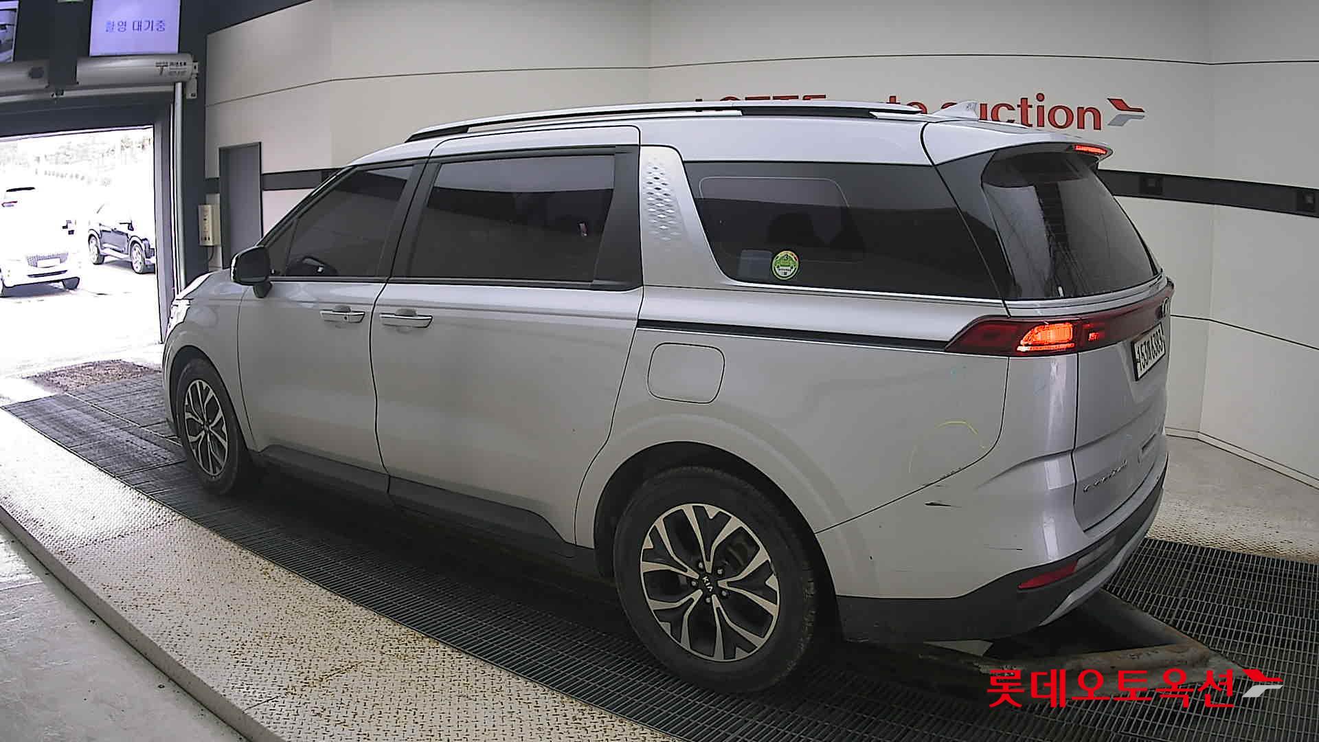 Kia Carnival id 3471550 из Кореи 10