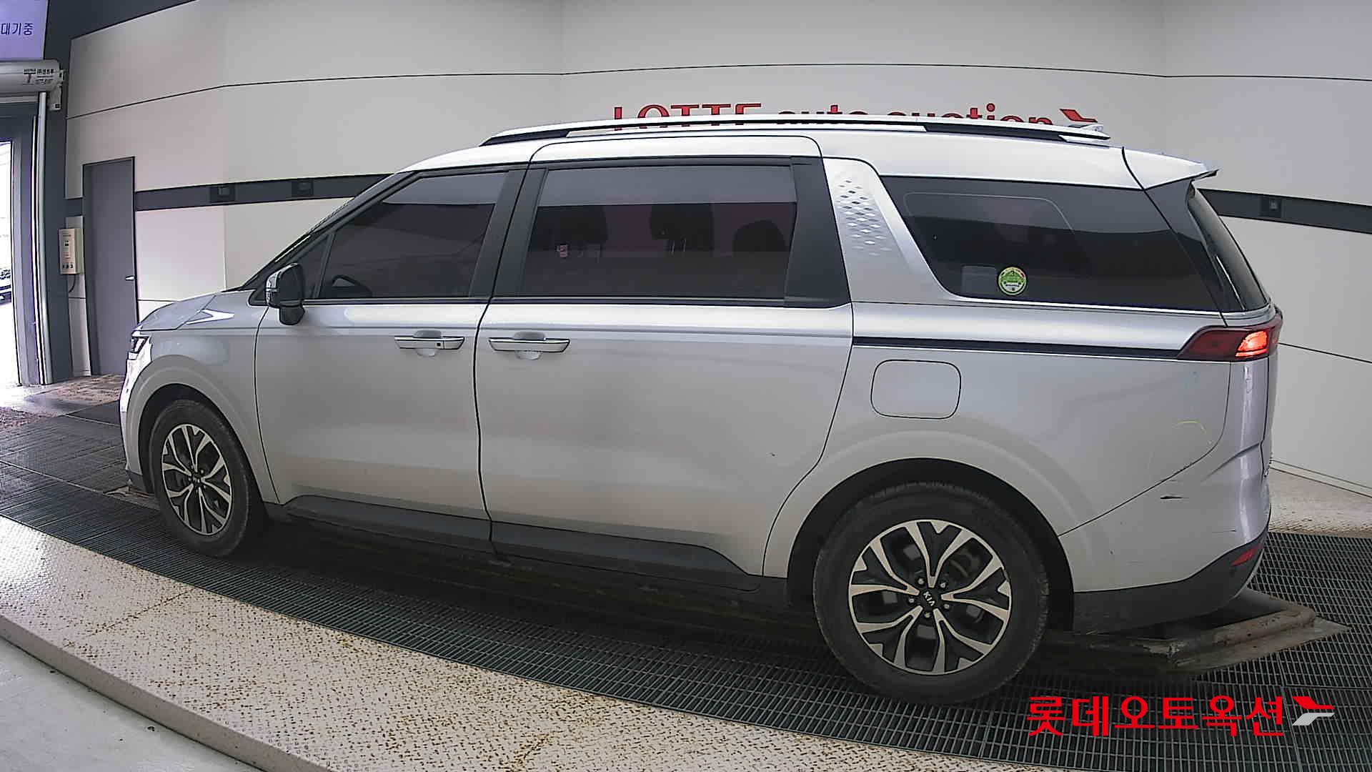 Kia Carnival id 3471550 из Кореи 11