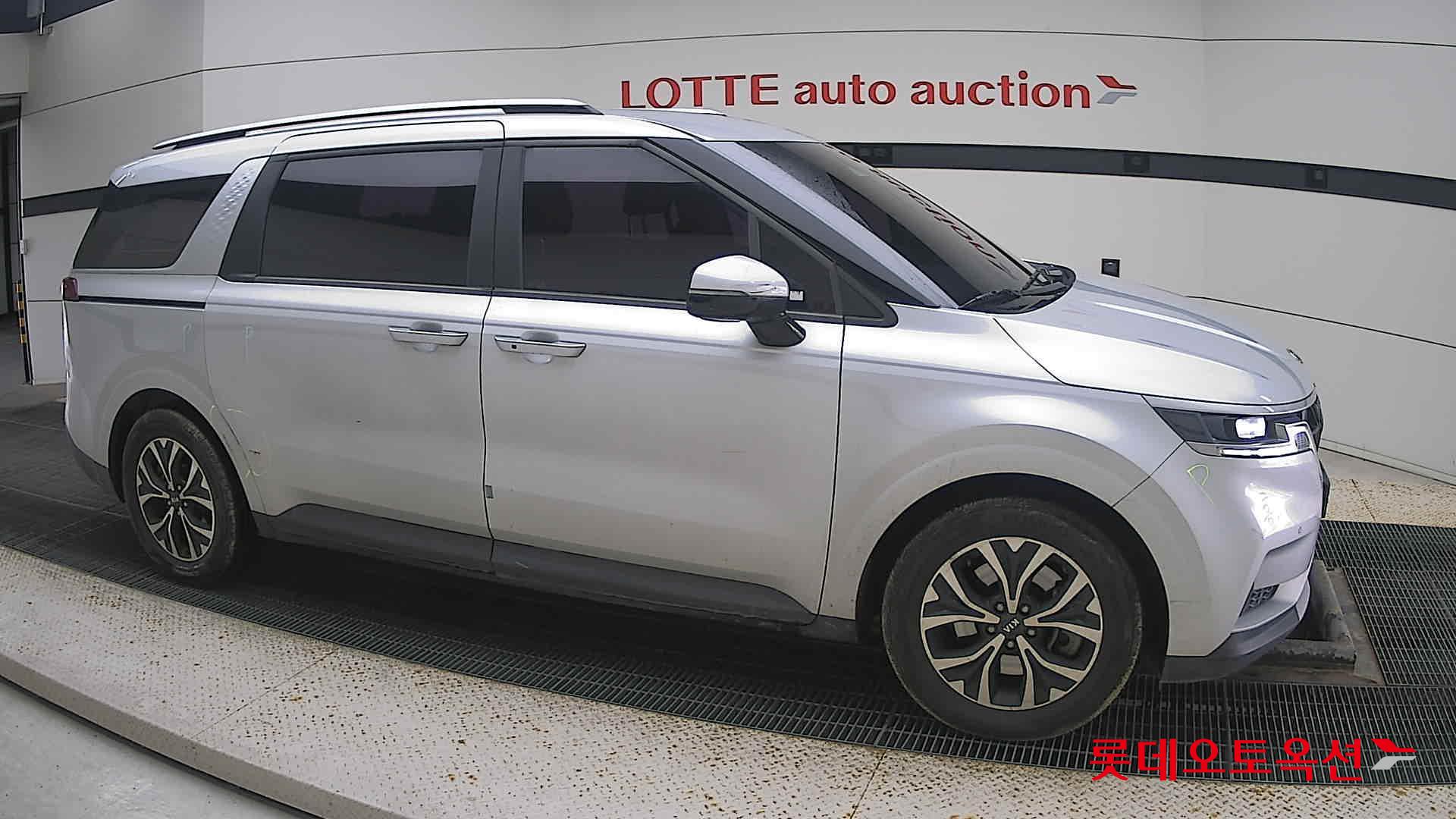 Kia Carnival id 3471550 из Кореи 17