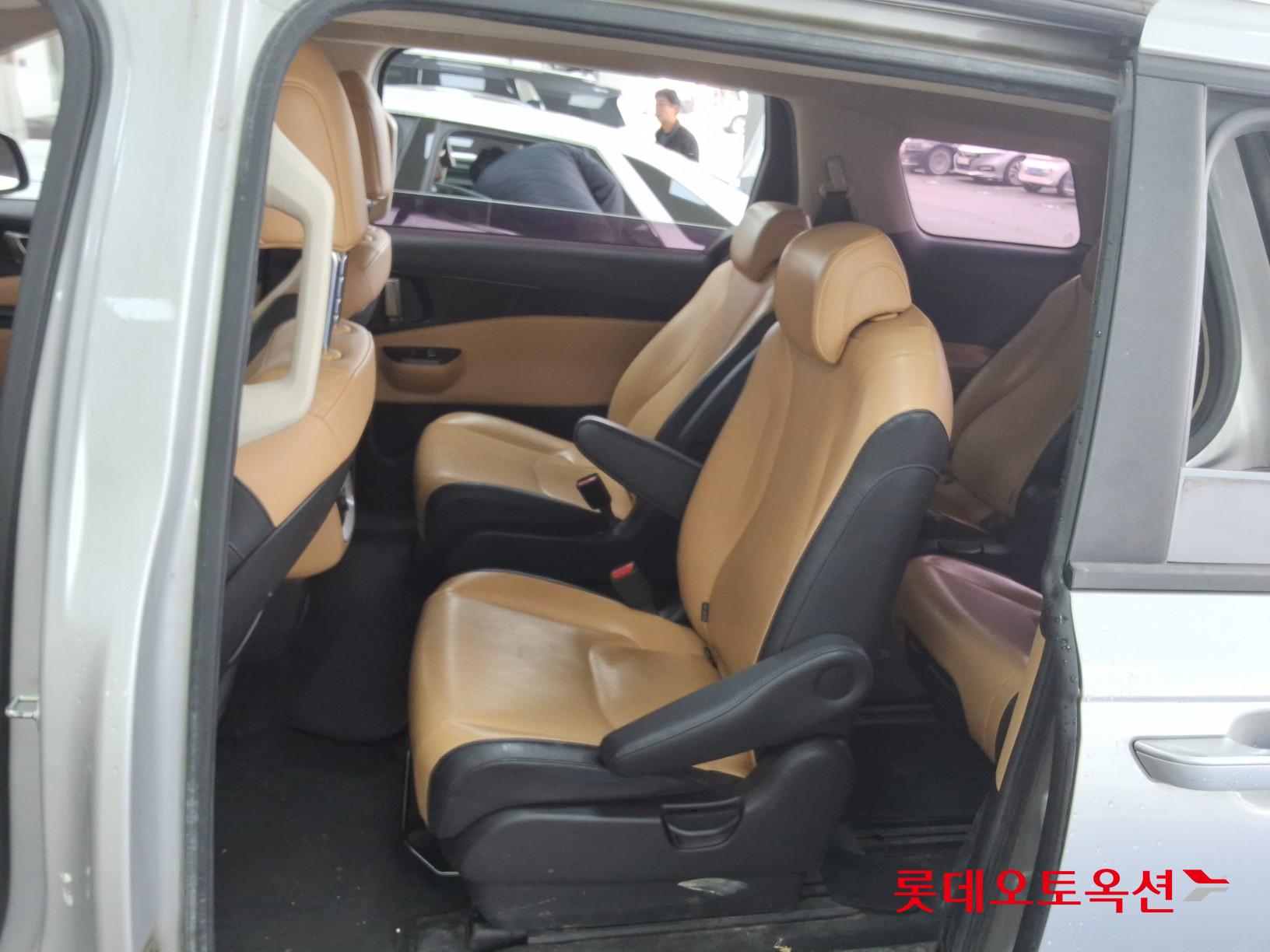 Kia Carnival id 3471550 из Кореи 35