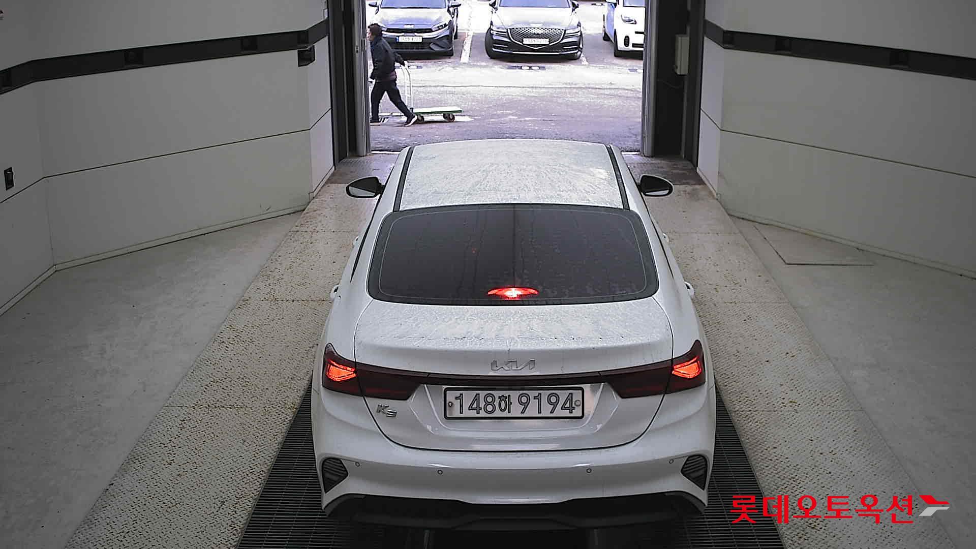 Kia K3 2022 Snow White Pearl из Кореи, фото 5