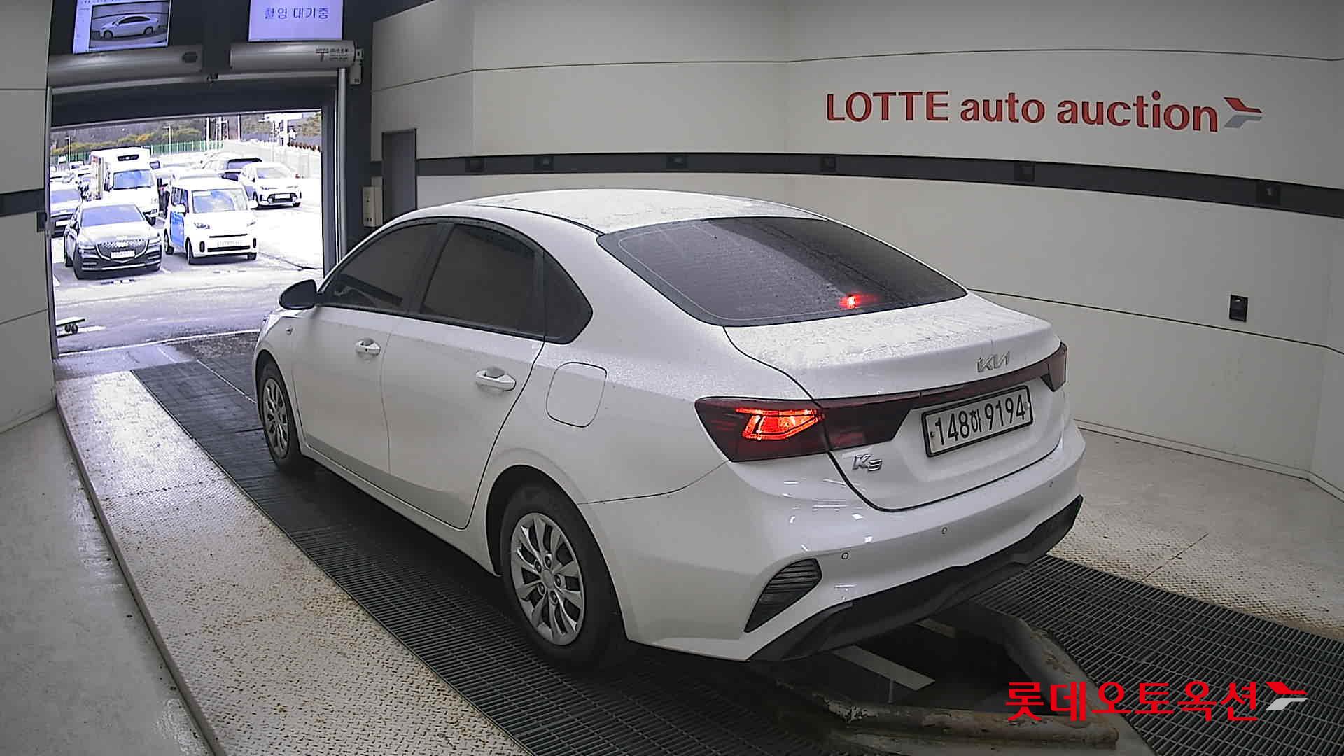 Kia K3 2022 Snow White Pearl из Кореи, фото 6