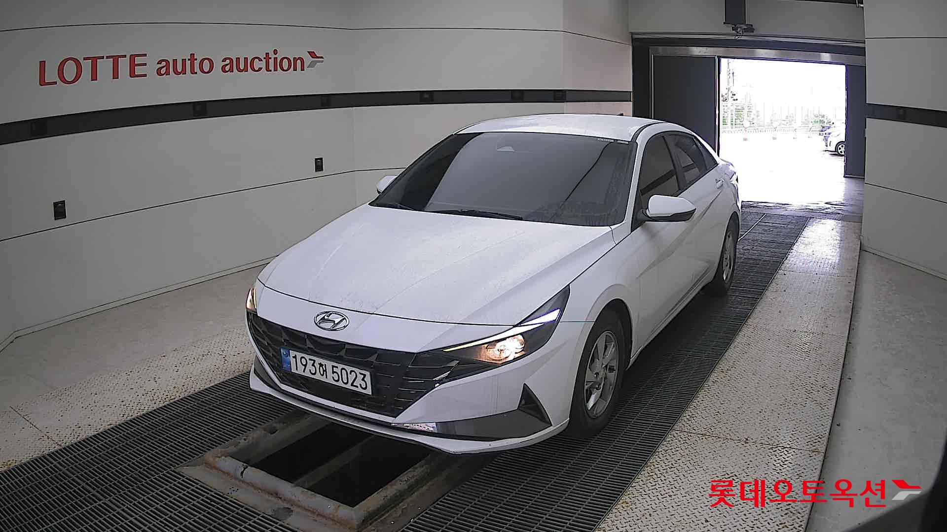 Hyundai Avante 2023 Polar White из Кореи