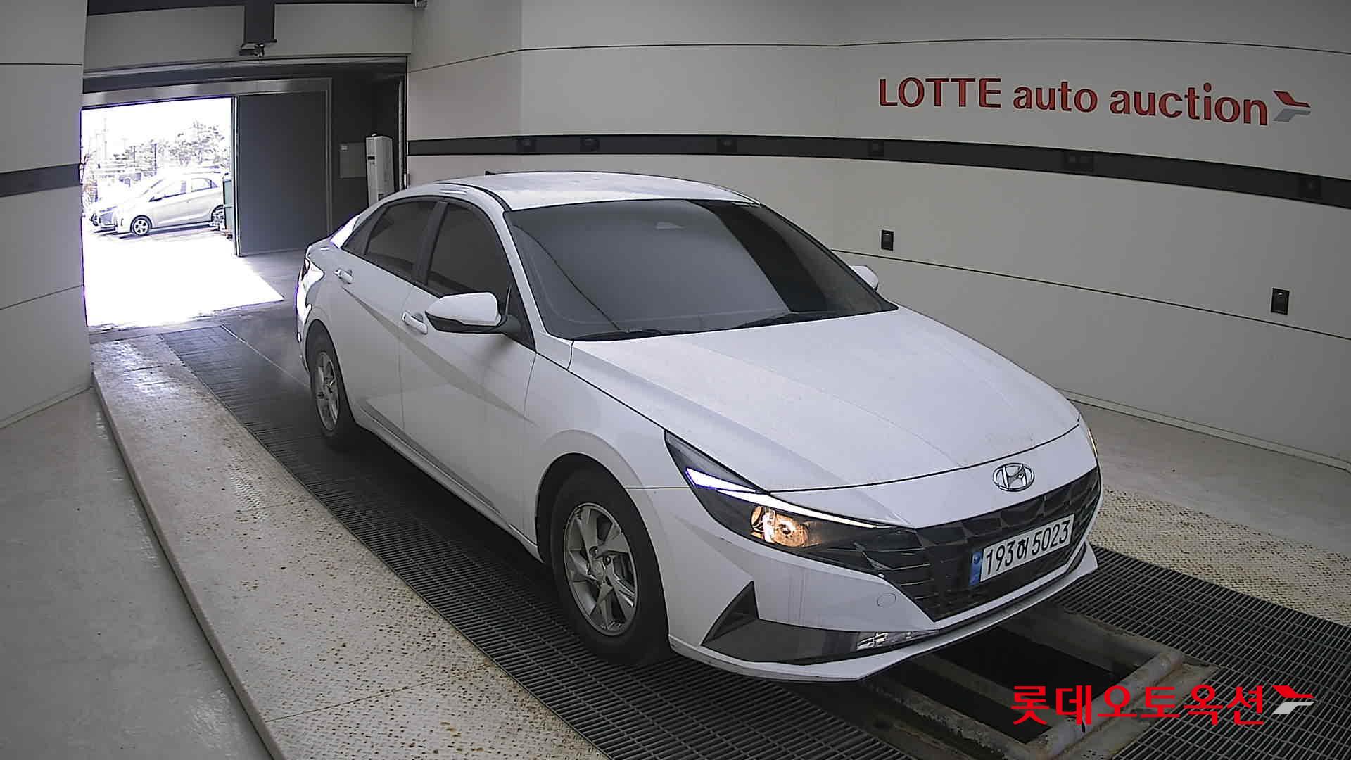 Hyundai Avante 2023 Polar White из Кореи, фото 2