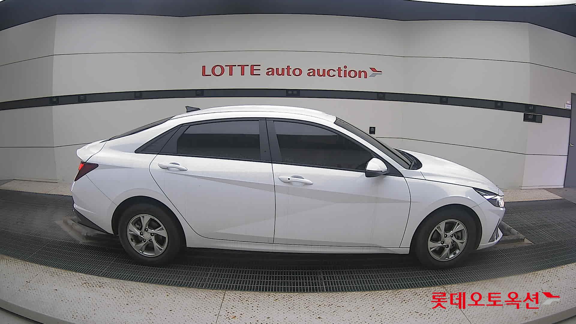 Hyundai Avante 2023 Polar White из Кореи, фото 3