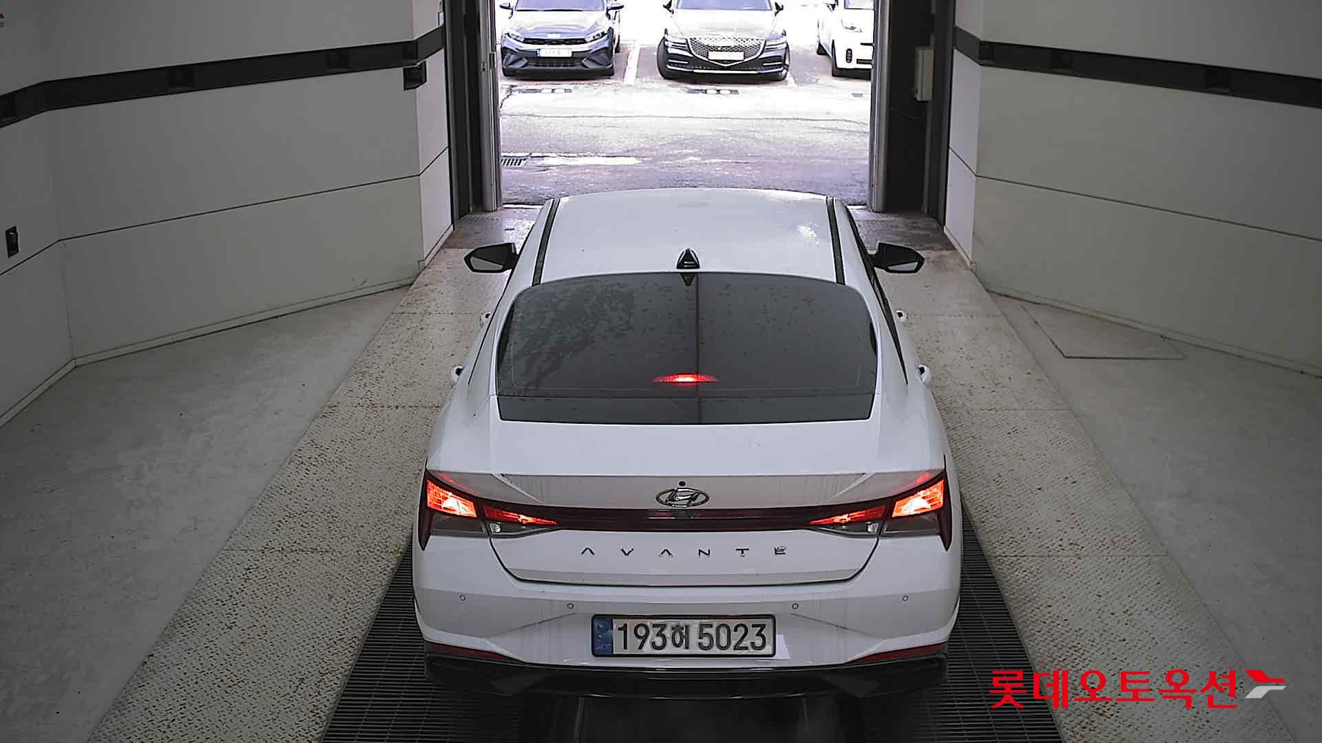 Hyundai Avante 2023 Polar White из Кореи, фото 5