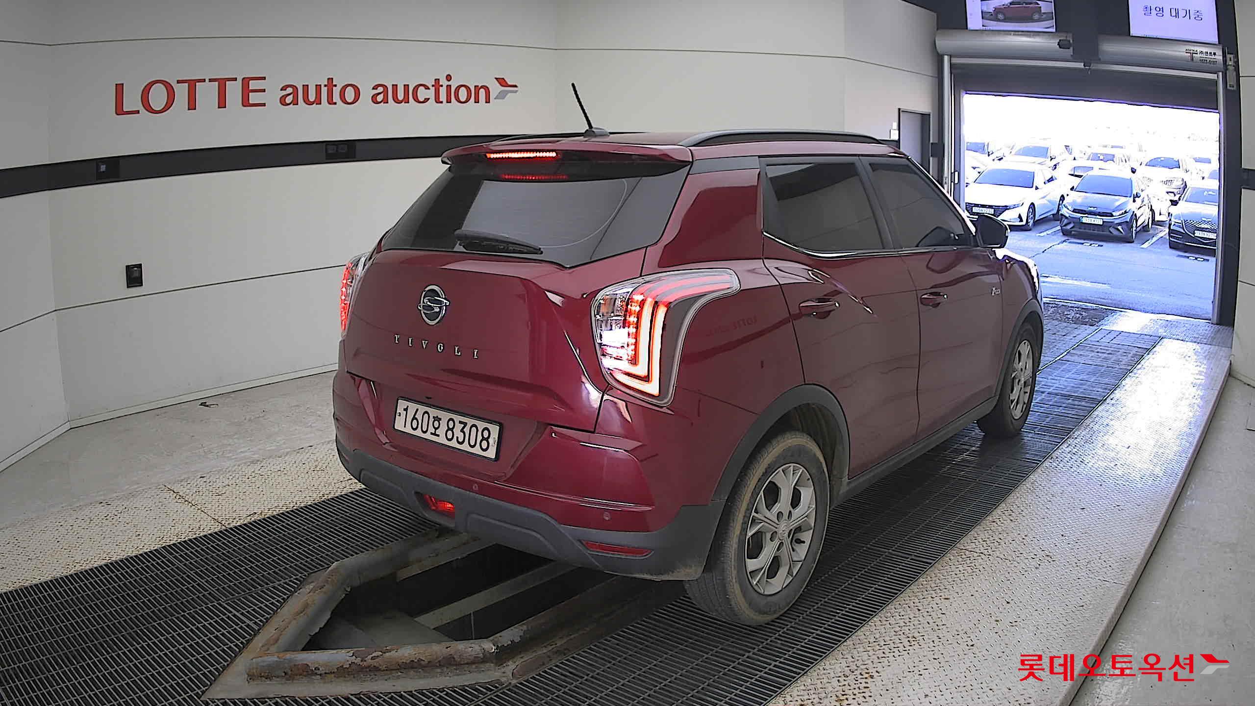 SsangYong Tivoli 2022 Cherry Red из Кореи, фото 4