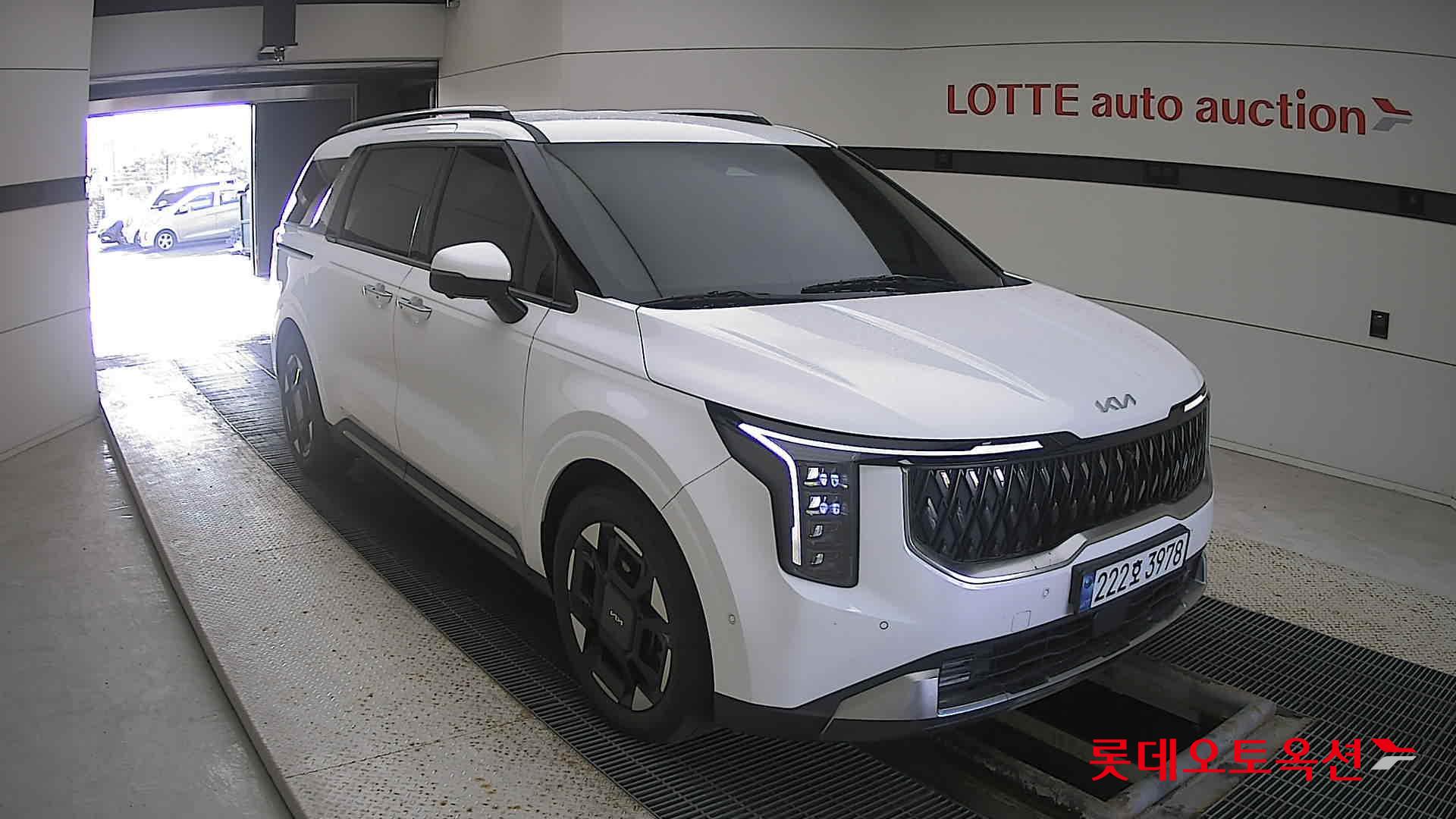 Kia Carnival 2025 Snow White Pearl из Кореи, фото 2