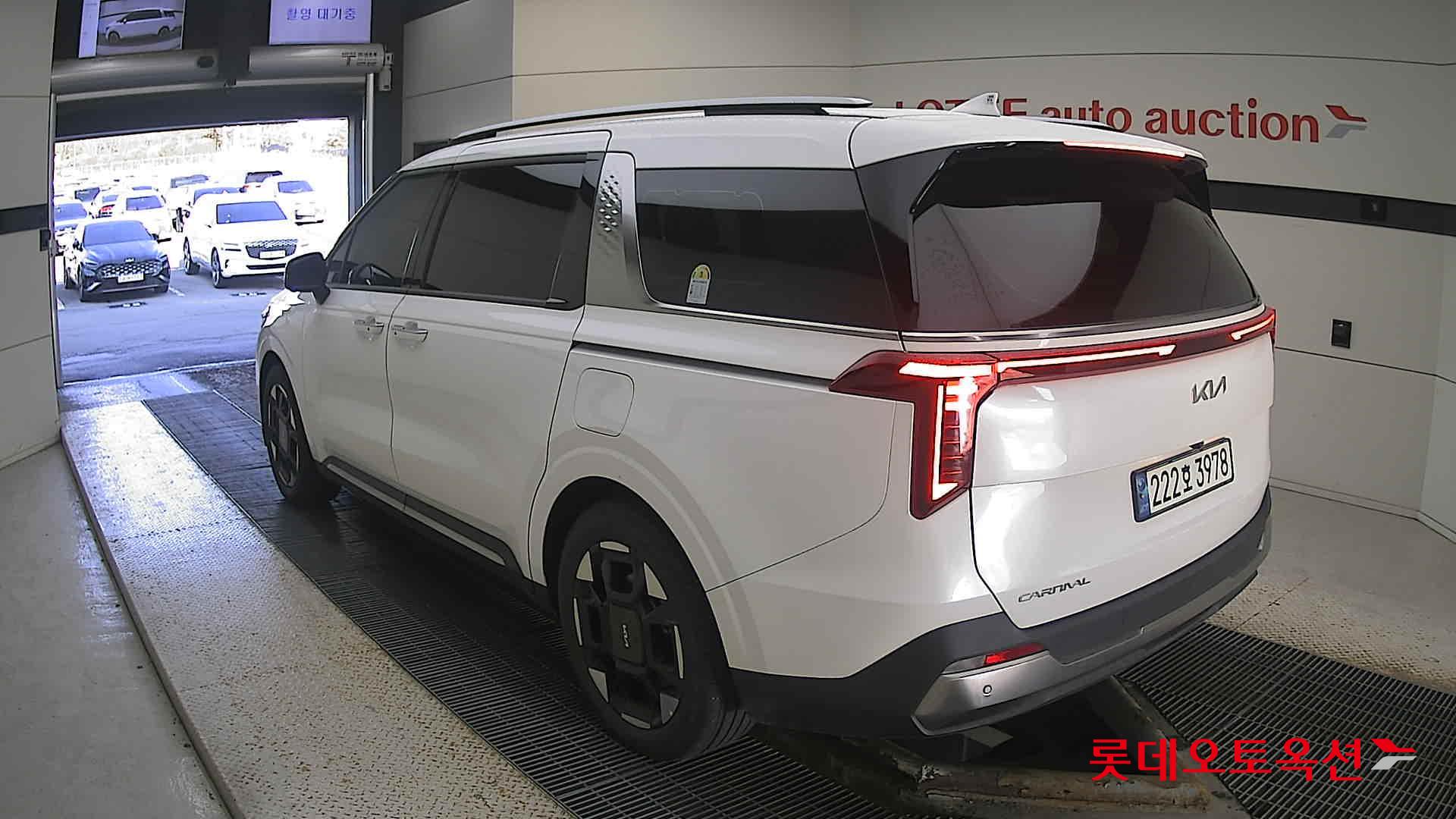 Kia Carnival 2025 Snow White Pearl из Кореи, фото 6