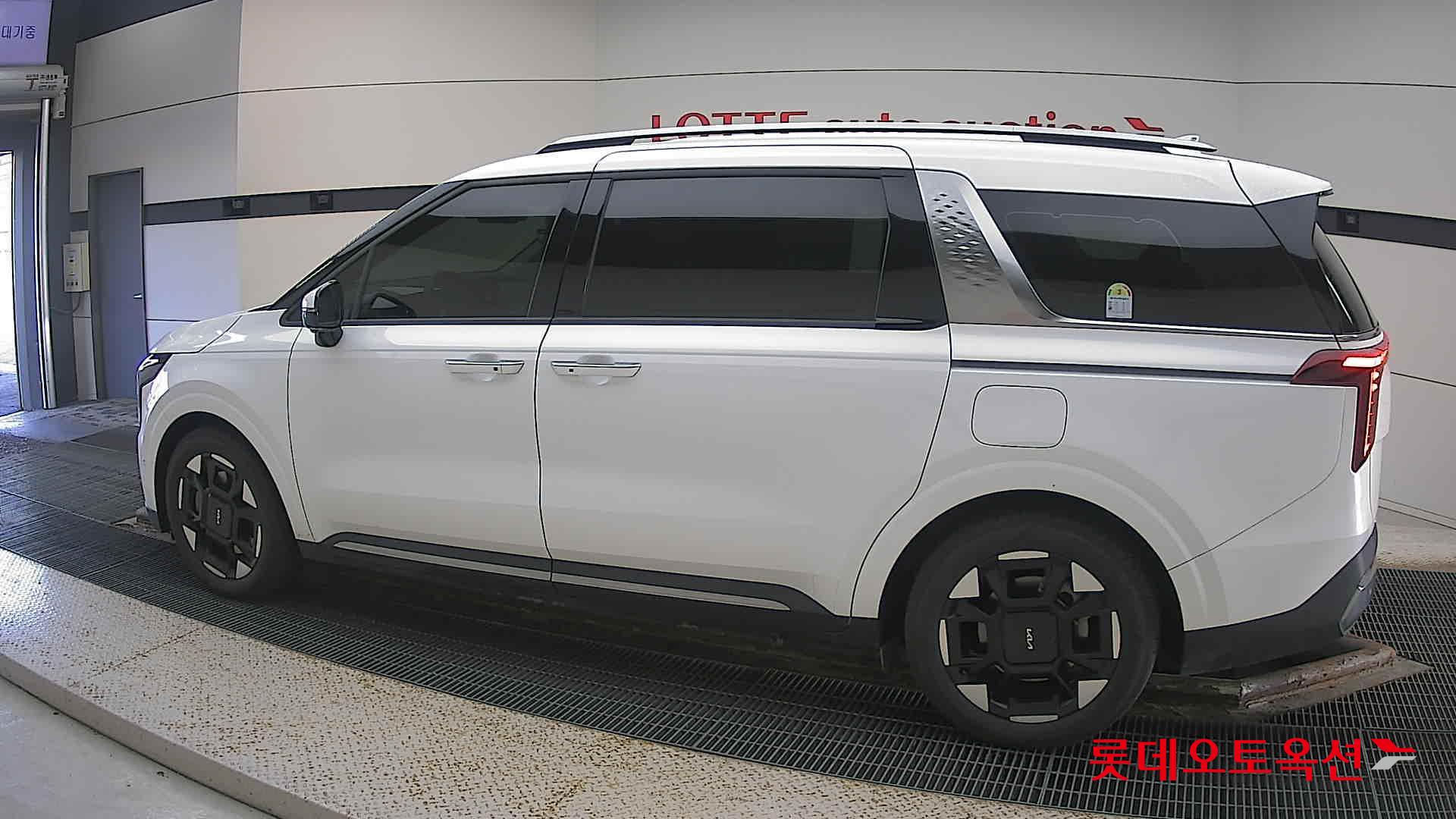 Kia Carnival id 3476469 из Кореи 11