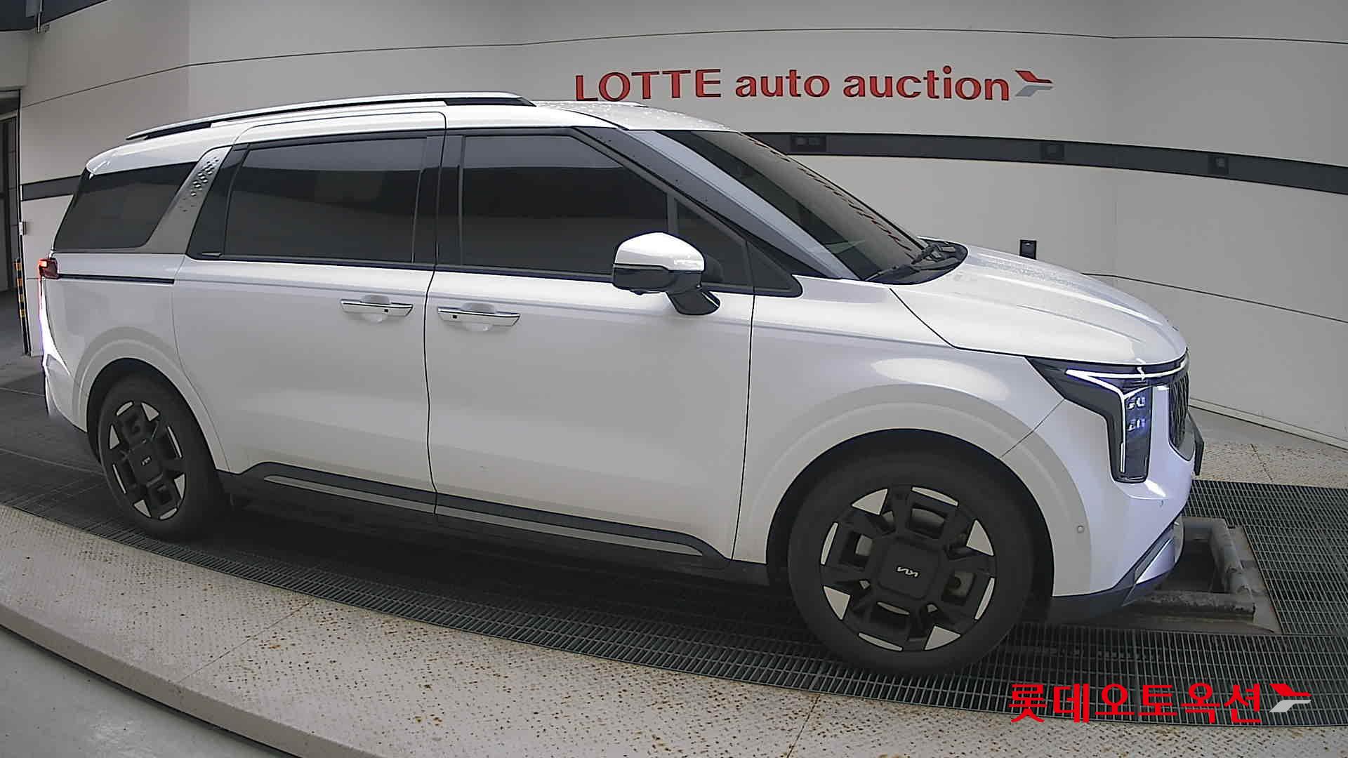 Kia Carnival id 3476469 из Кореи 17