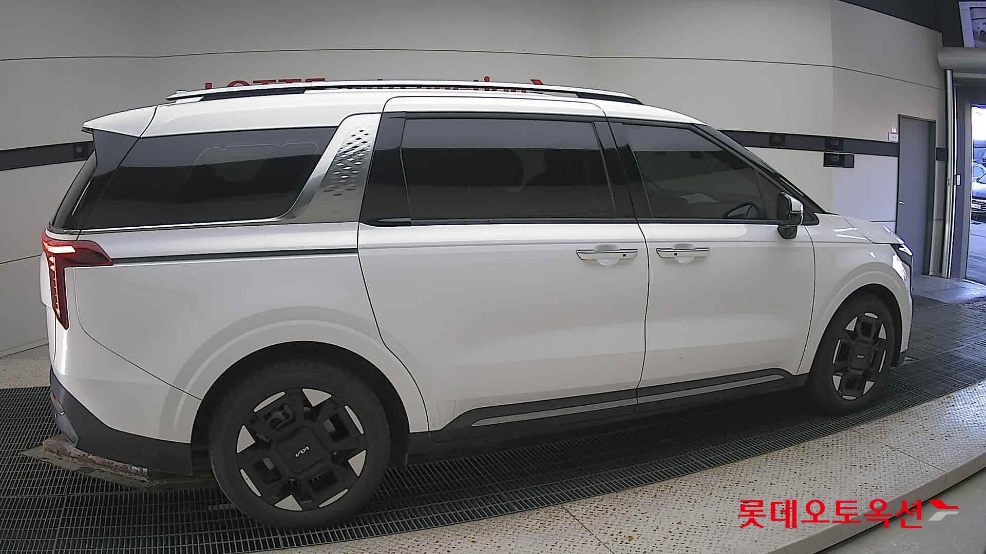 Kia Carnival id 3476469 из Кореи 18