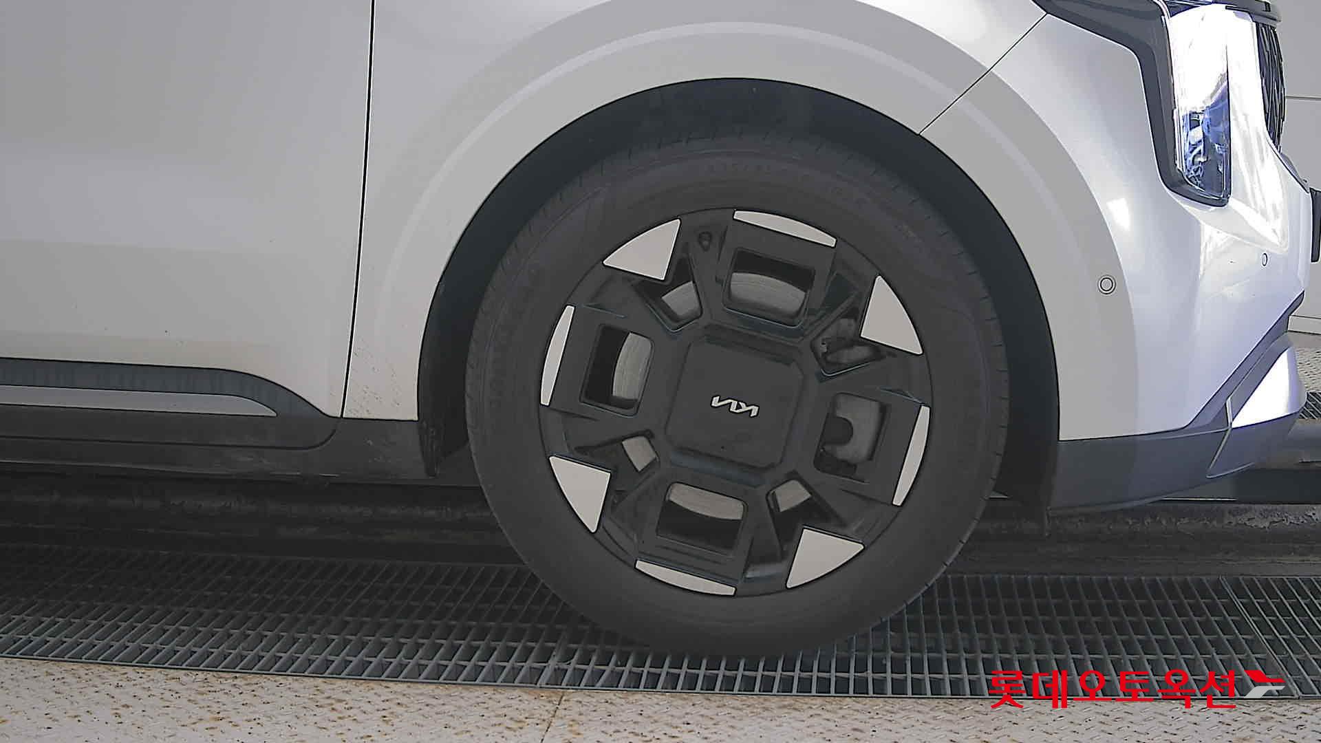 Kia Carnival id 3476469 из Кореи 23