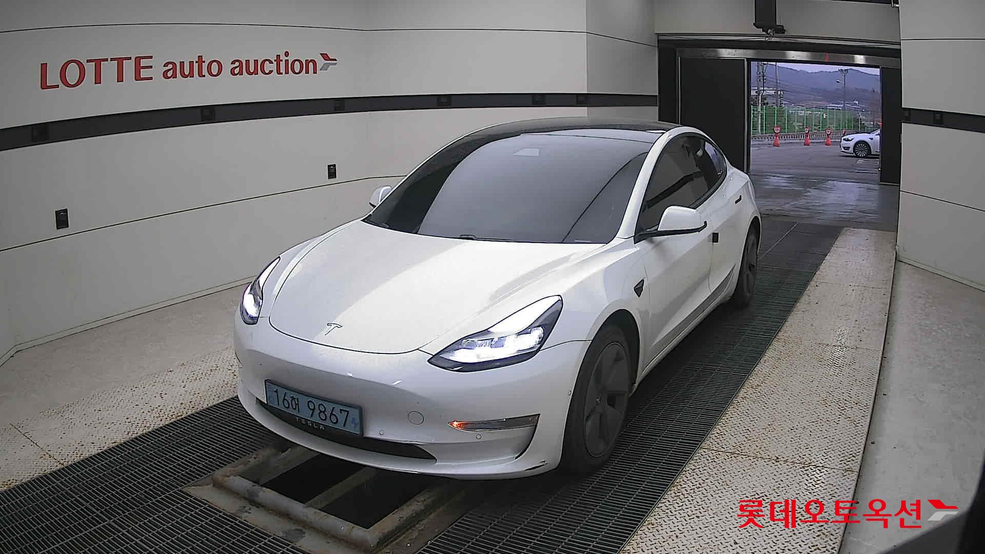 Tesla Model 3 Long Range 2021 Pearl White Multi-coat из Кореи