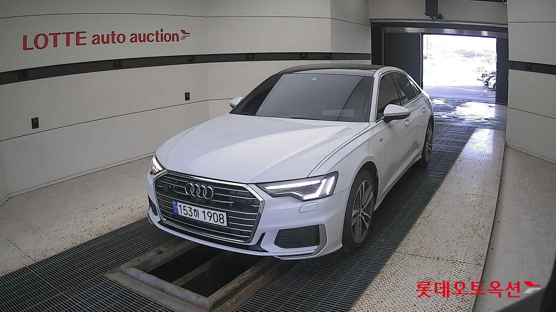 Audi A6 45 TFSI quattro 2021 GLACIER WHITE,METALLIC [AUDI] из Кореи