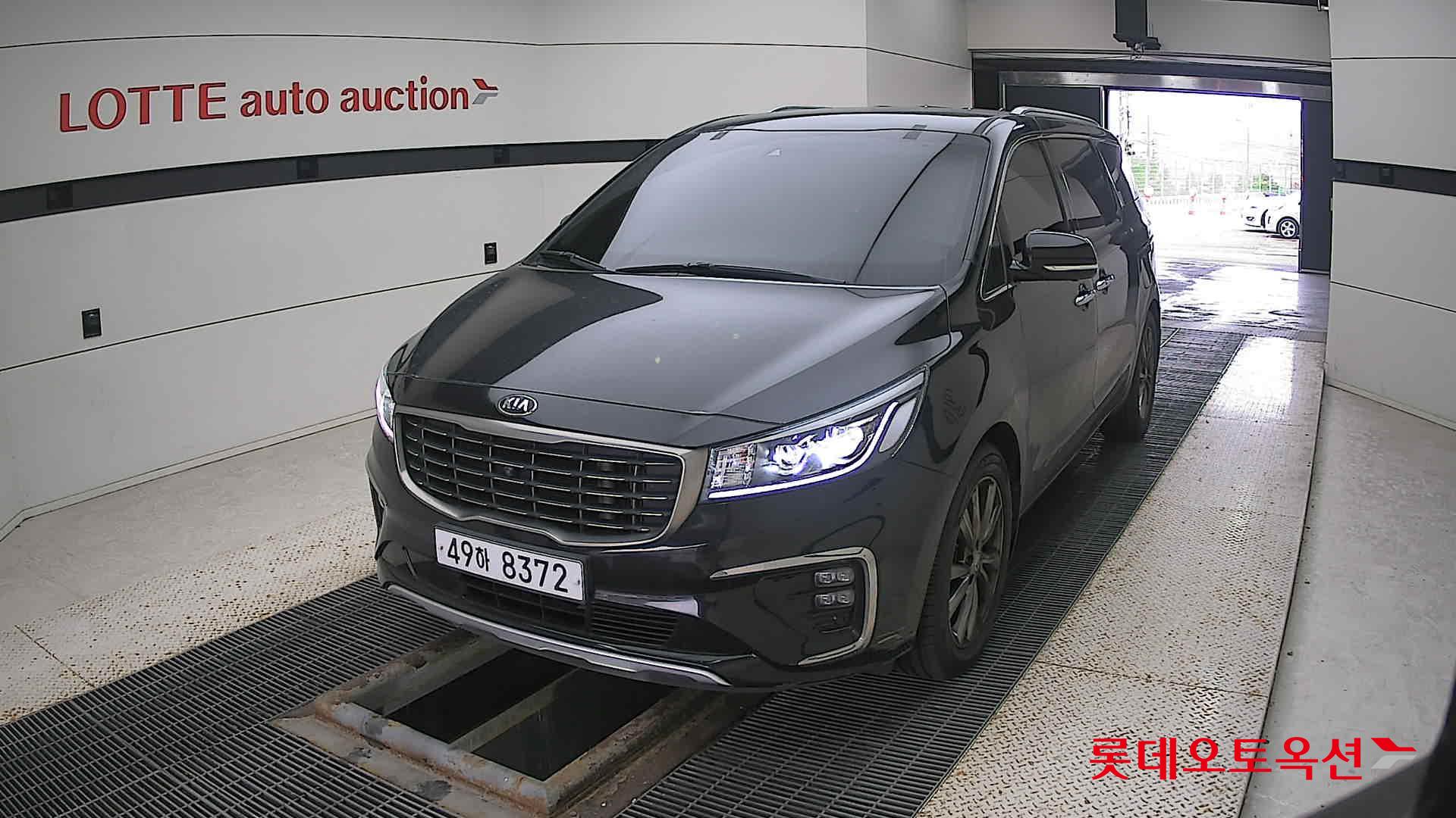 Kia Carnival 2019 Aurora Black Pearl из Кореи