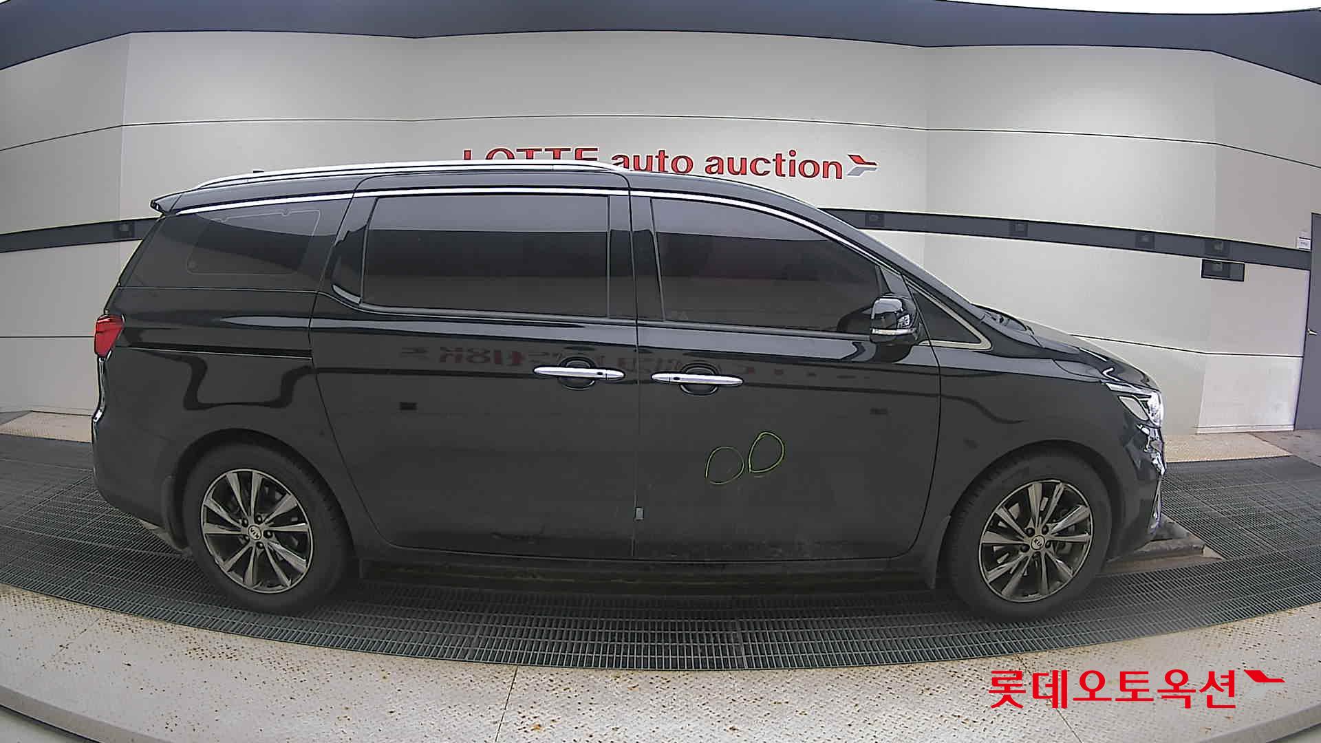 Kia Carnival 2019 Aurora Black Pearl из Кореи, фото 3