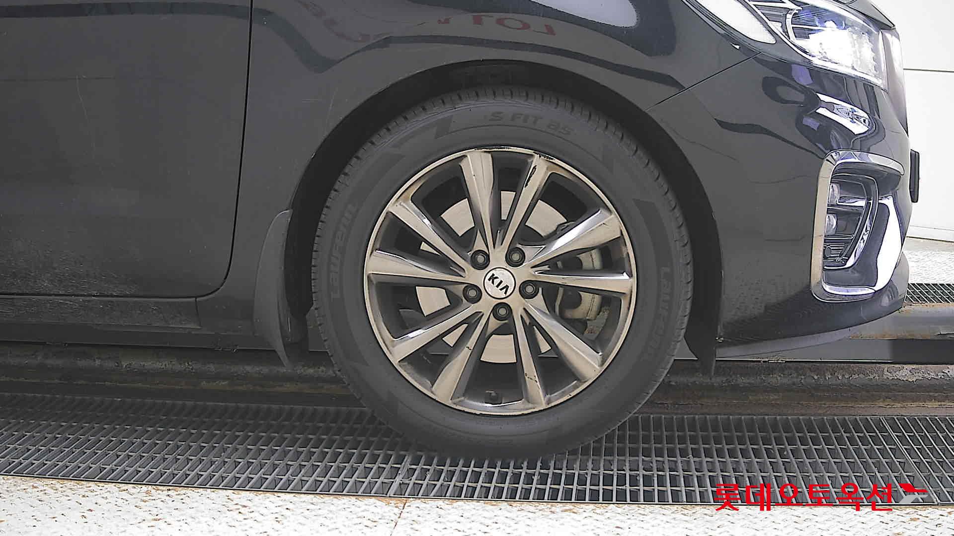 Kia Carnival id 3466778 из Кореи 23