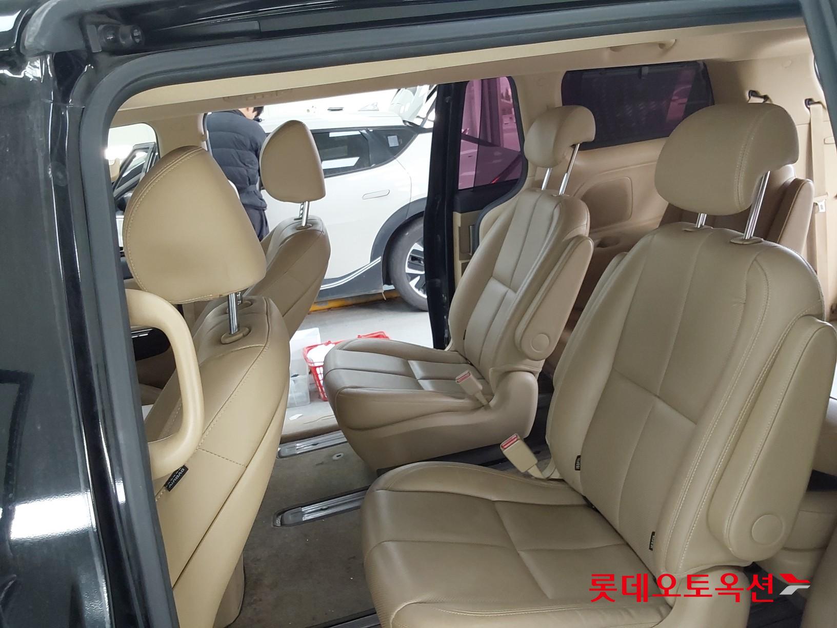 Kia Carnival id 3466778 из Кореи 36