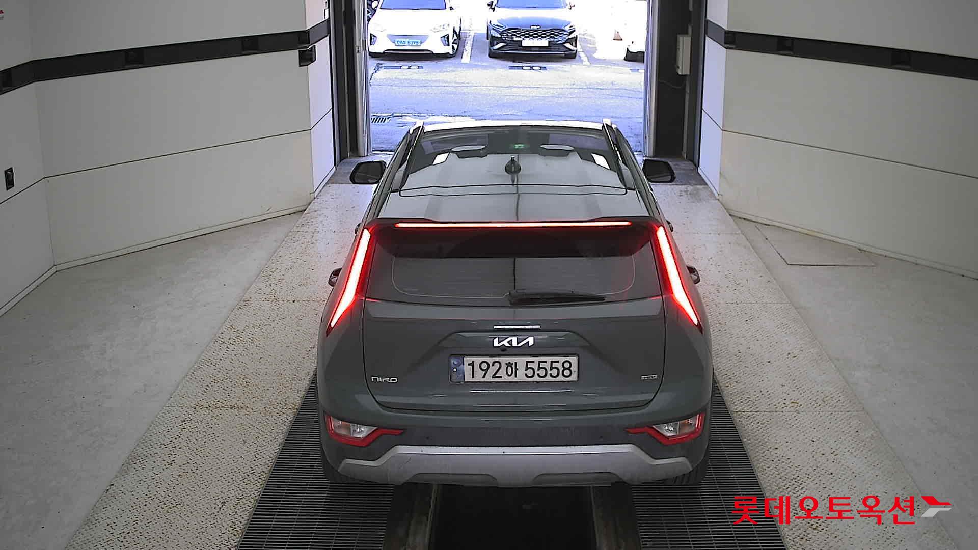 Kia Niro Hybrid 2024 Cityscape Green из Кореи, фото 5