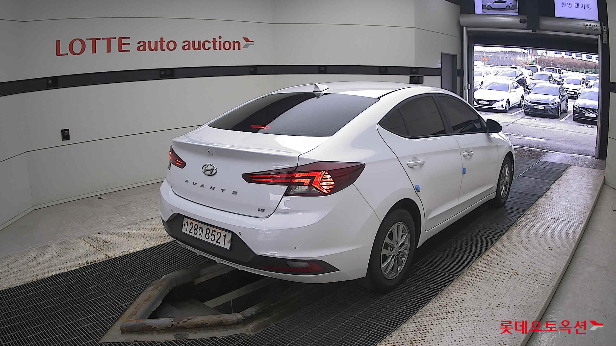 Hyundai Avante 2020 Polar White из Кореи, фото 4
