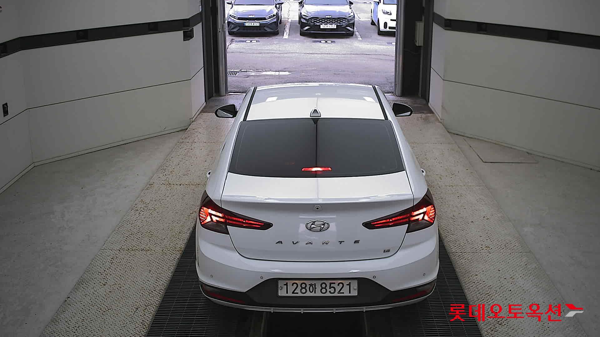 Hyundai Avante 2020 Polar White из Кореи, фото 5