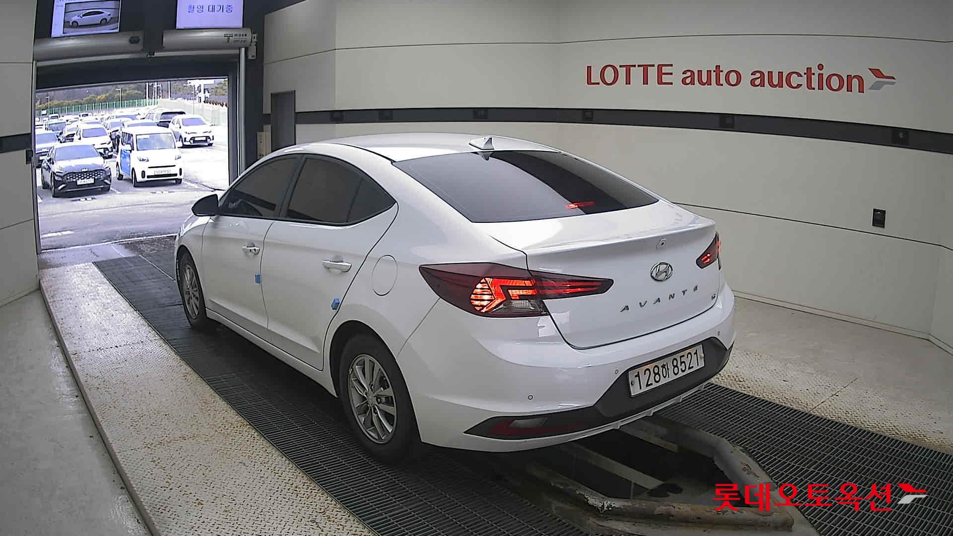 Hyundai Avante 2020 Polar White из Кореи, фото 6