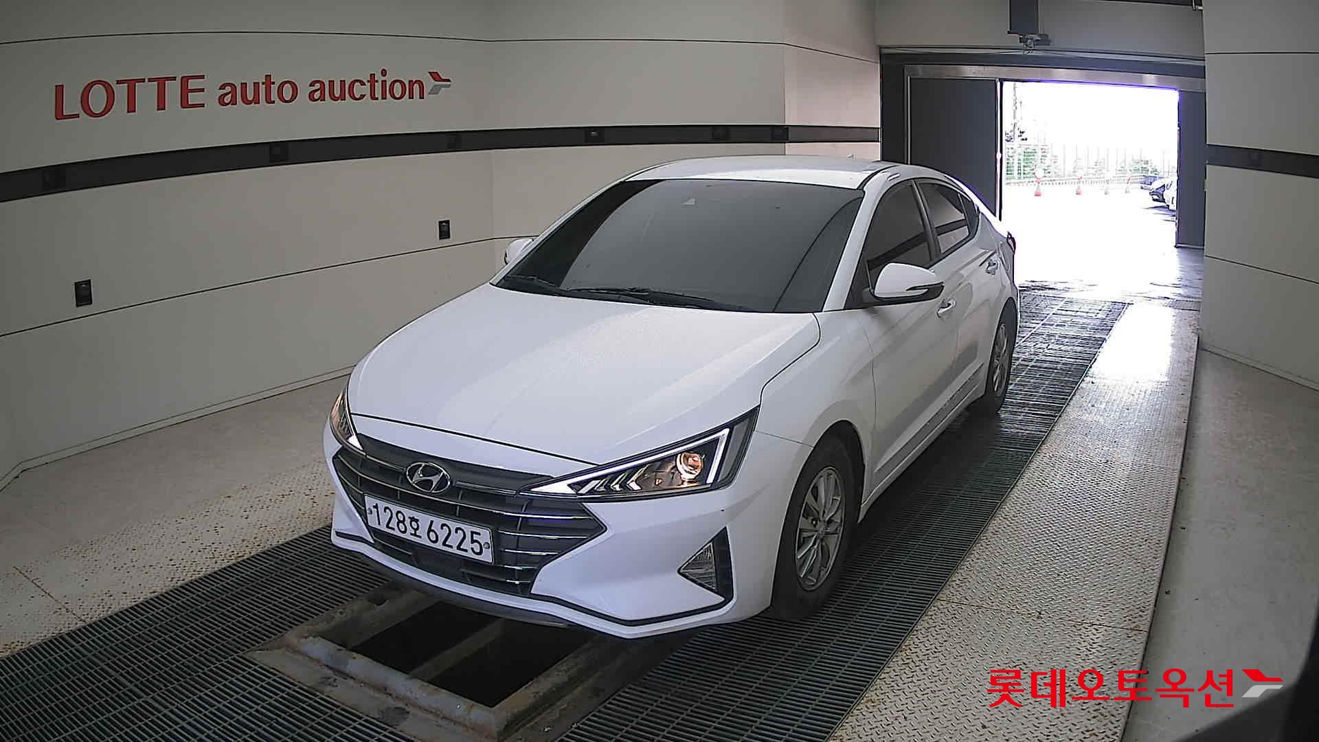 Hyundai Avante 2020 Polar White из Кореи