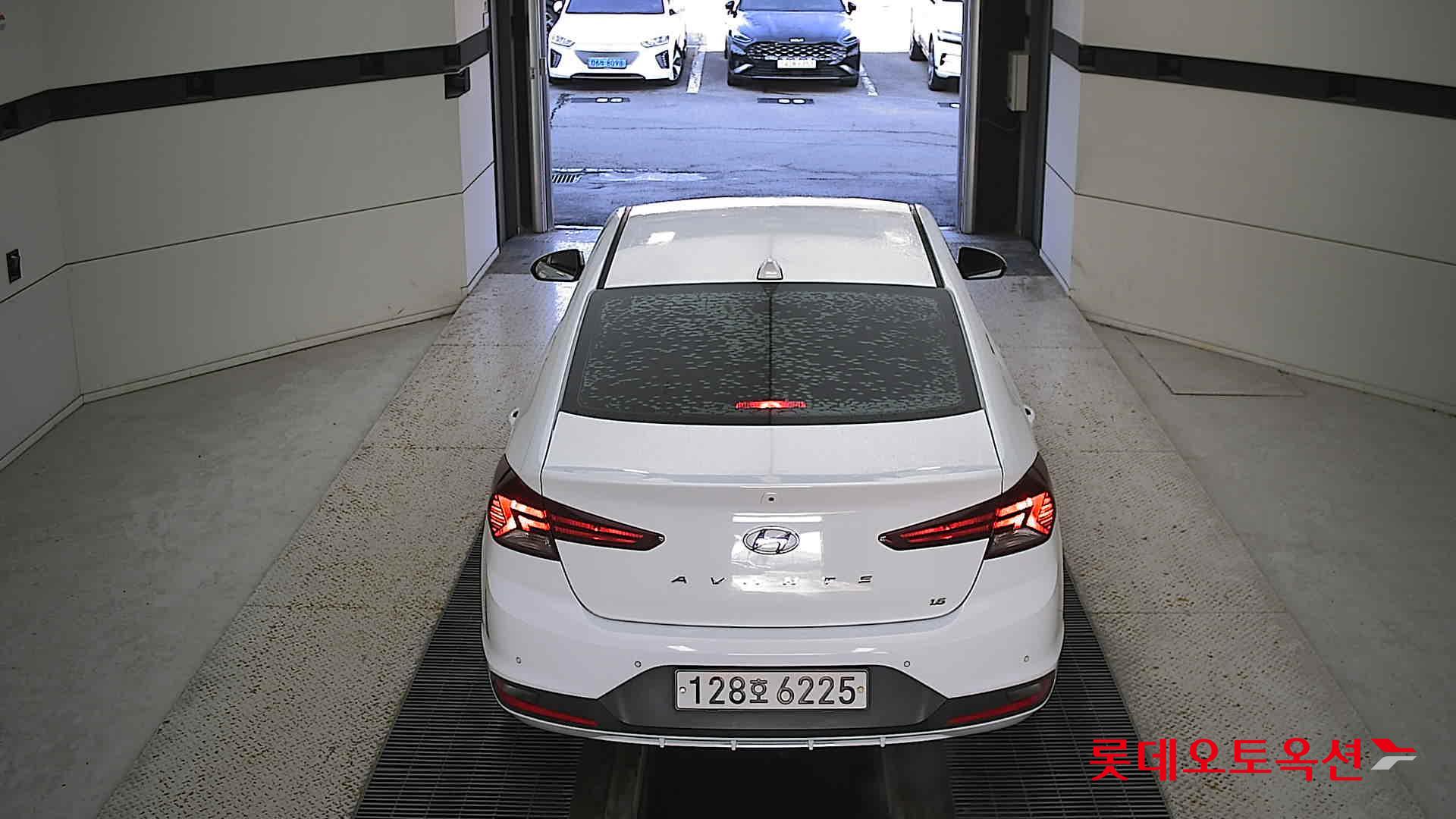 Hyundai Avante 2020 Polar White из Кореи, фото 5