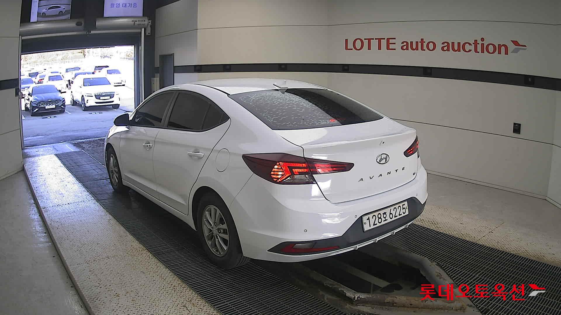 Hyundai Avante 2020 Polar White из Кореи, фото 6