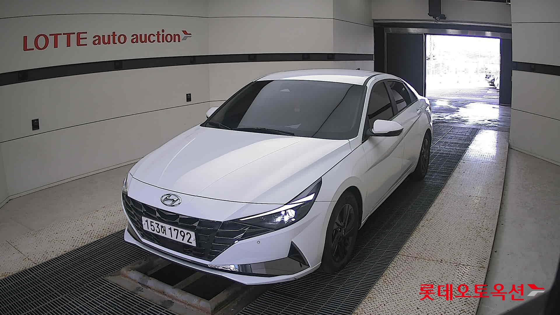 Hyundai Avante 2021 Polar White из Кореи