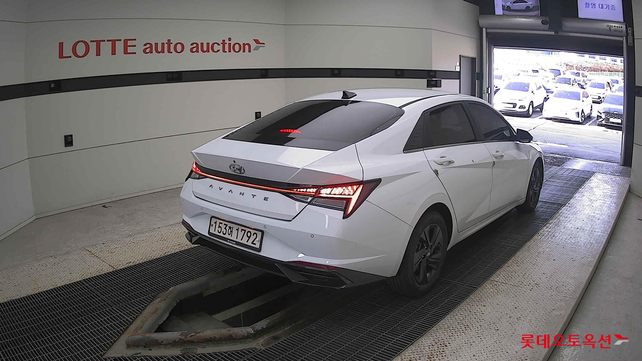 Hyundai Avante 2021 Polar White из Кореи, фото 4