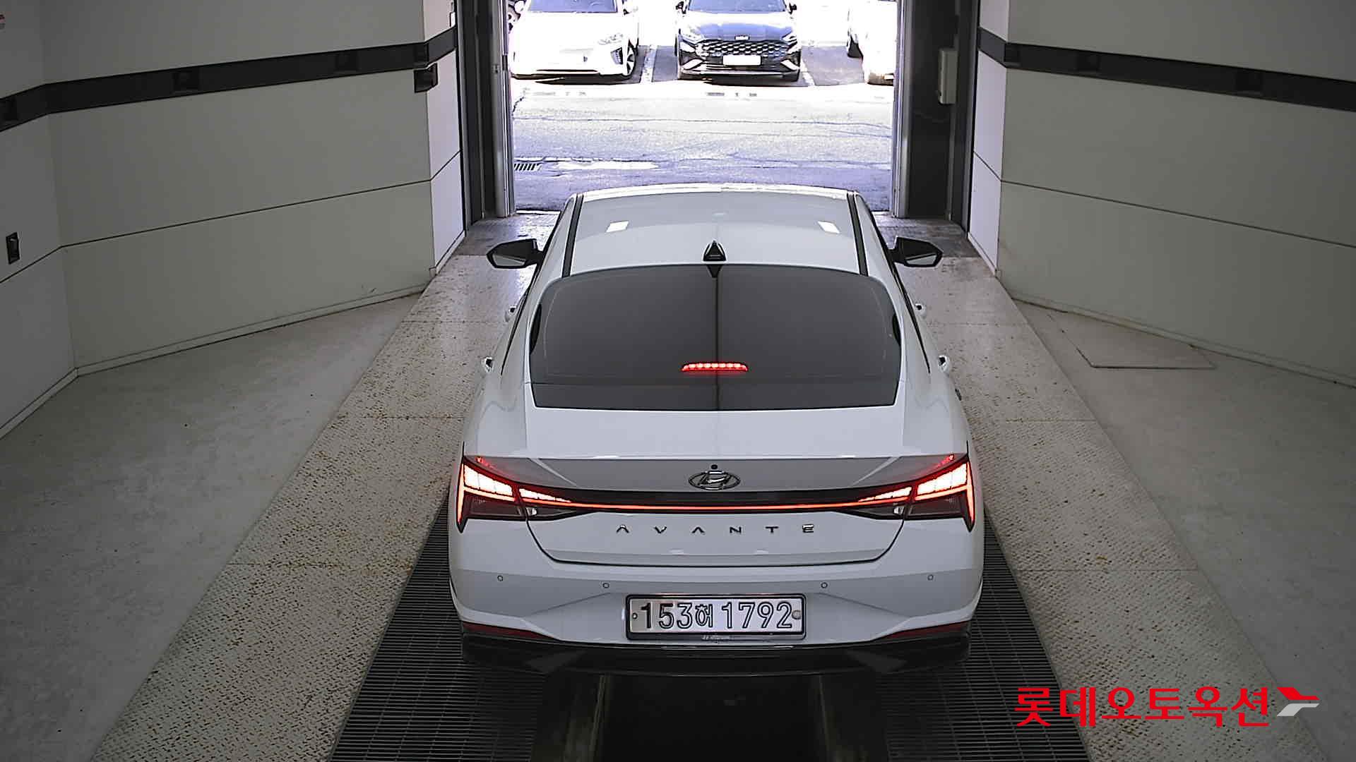 Hyundai Avante 2021 Polar White из Кореи, фото 5